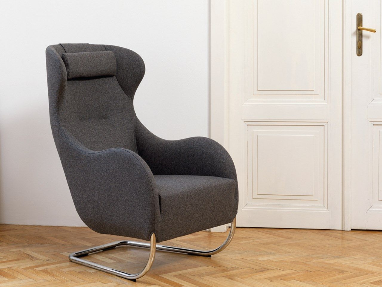 JOLLY Armchair with footstool By Wittmann design Jan Armgardt