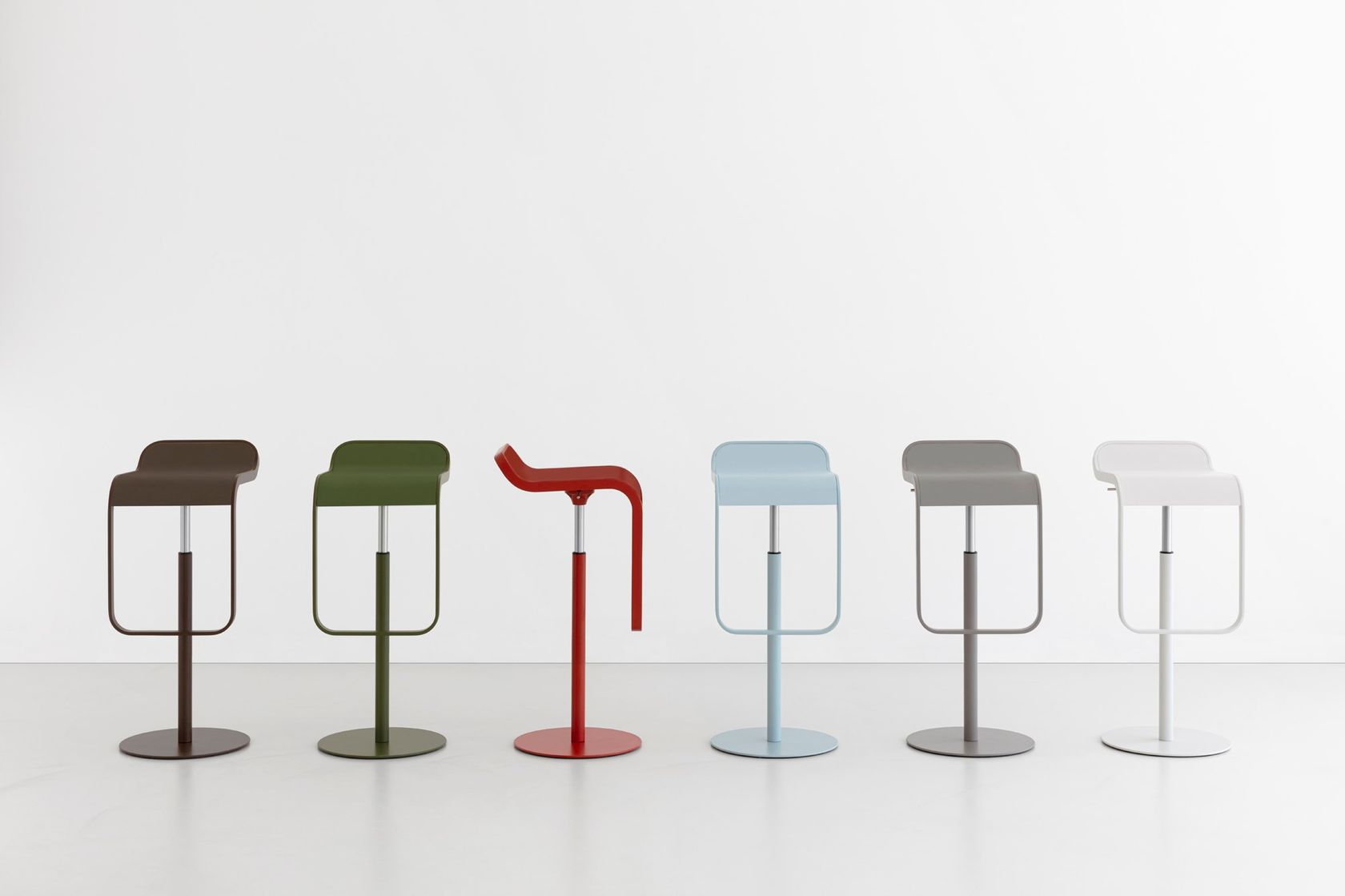 LEM Swivel high heightadjustable stool By Lapalma