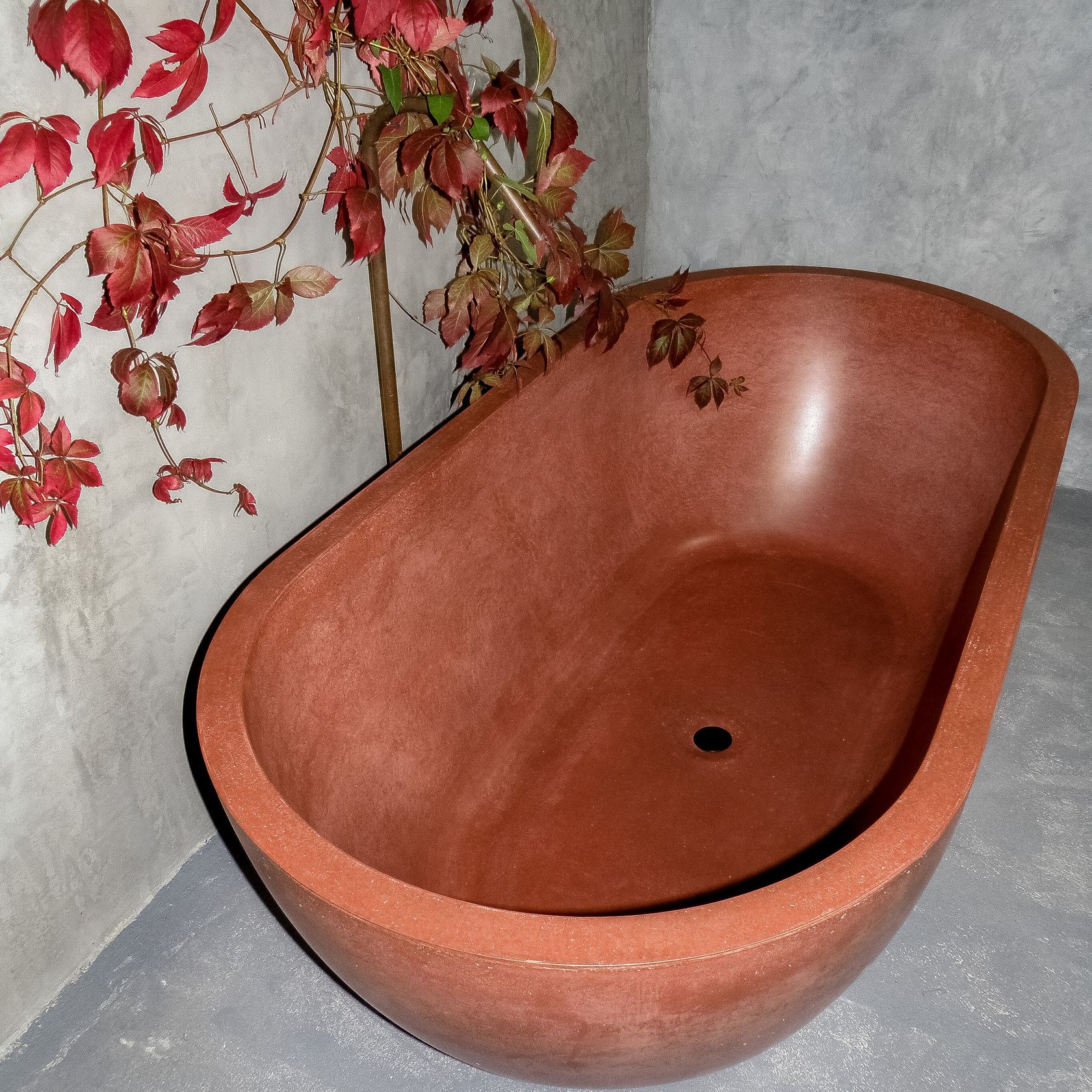 MAGNA Freestanding oval lightweight concrete bathtub By CRÉER