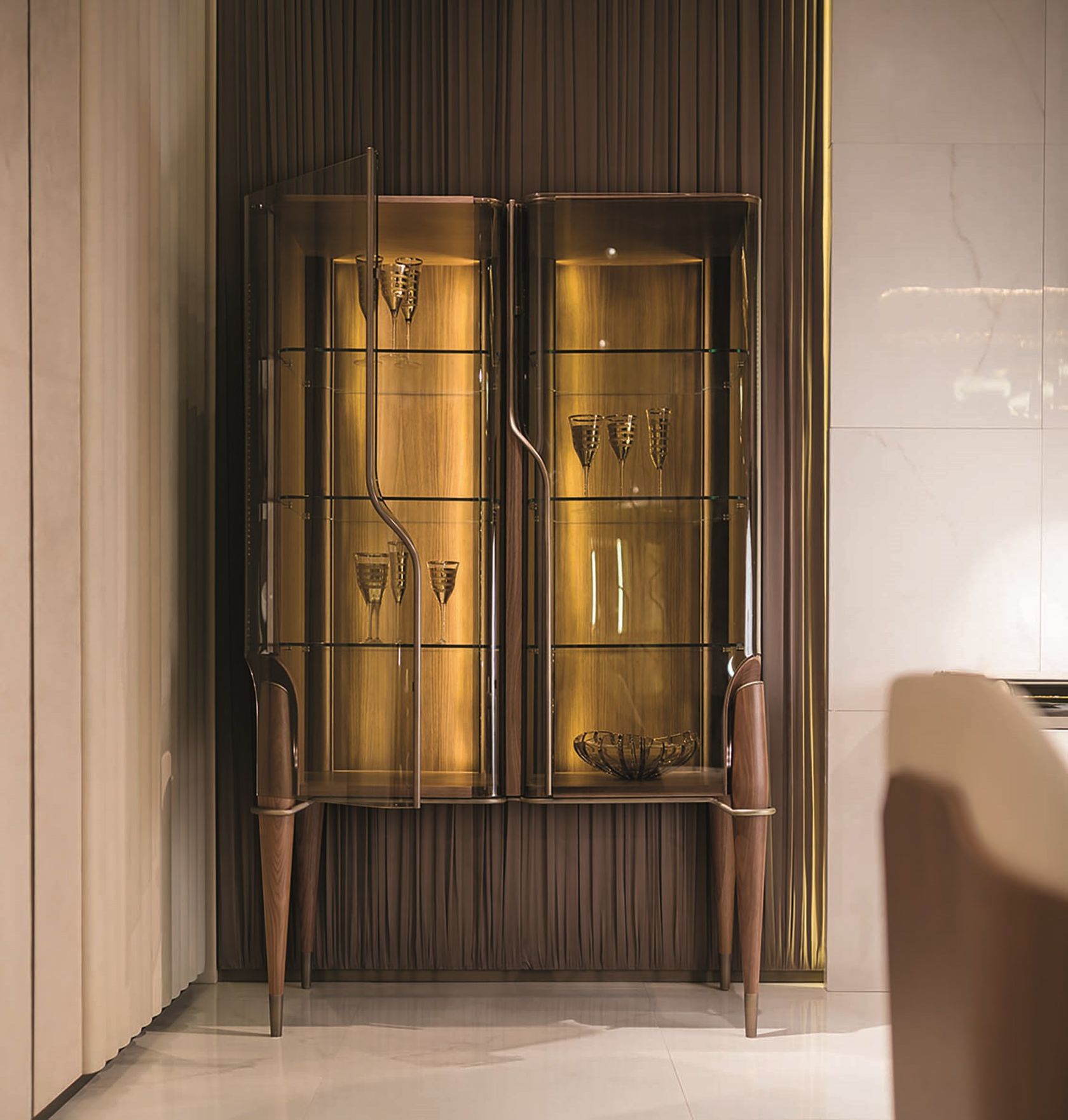 MELTING LIGHT Display By Turri