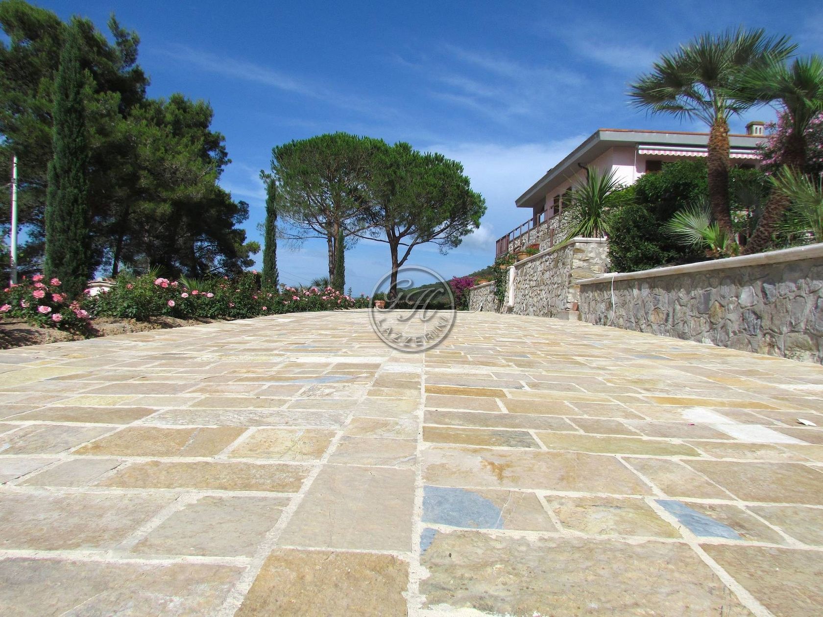 Natural stone outdoor floor tiles Natural stone outdoor floor tiles By GH LAZZERINI