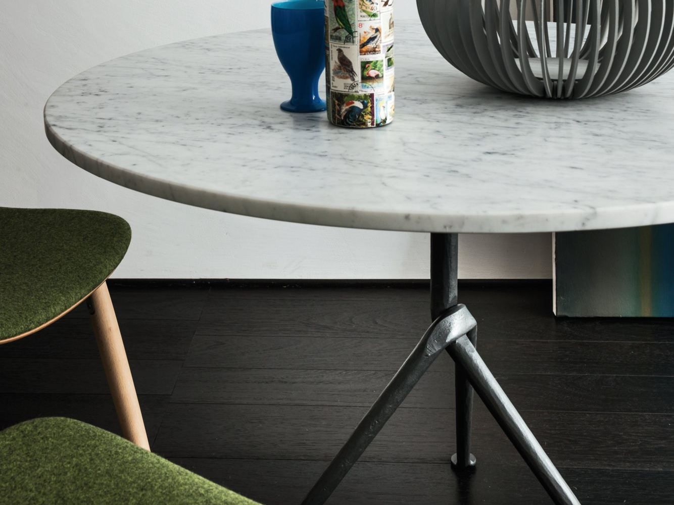 OFFICINA | Carrara marble table By Magis design Ronan & Erwan Bouroullec