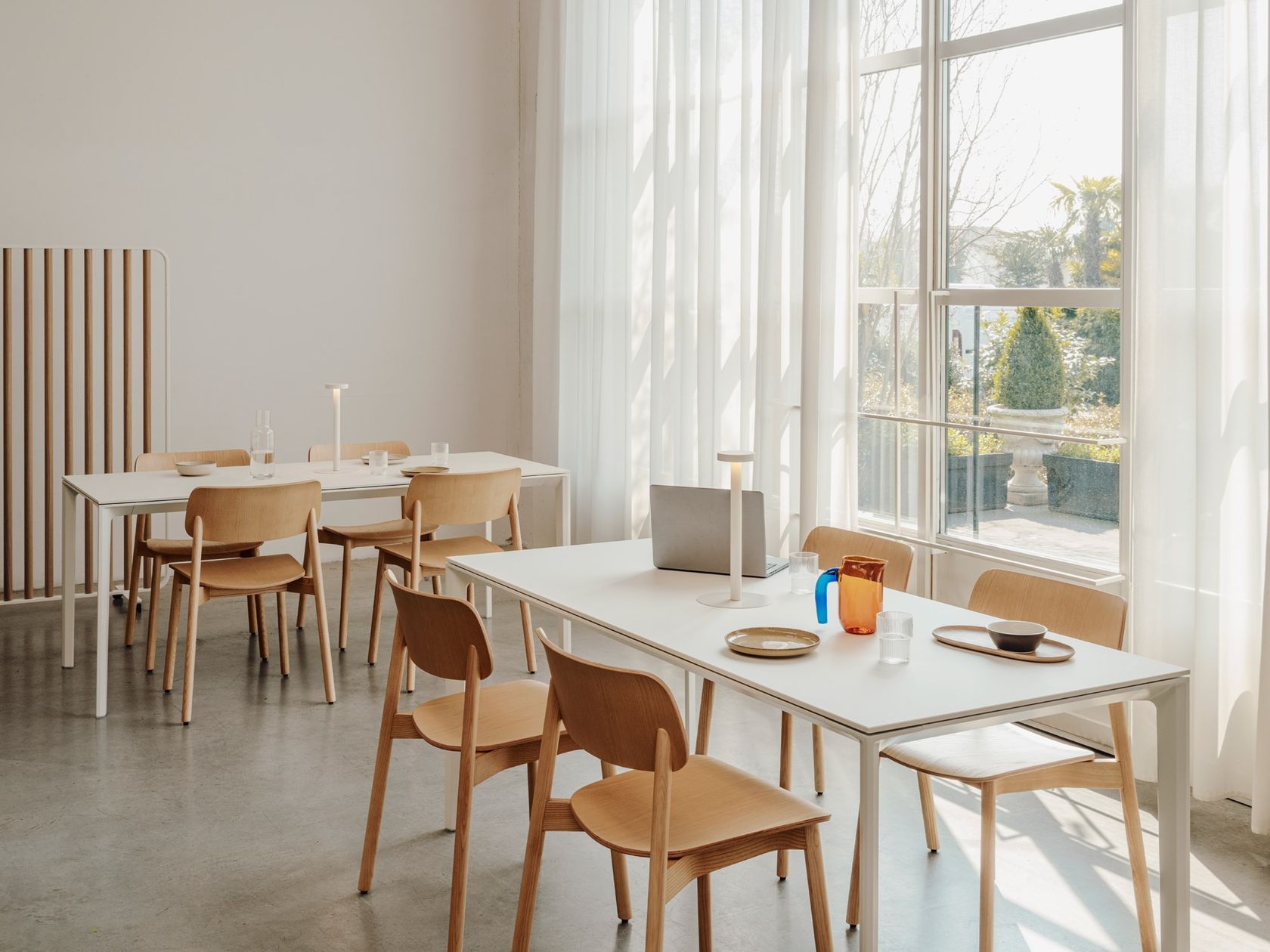 Italienischer Stapelstuhl Mit Armlehnen - Wetterfester Outdoor-Stuhl In Grün