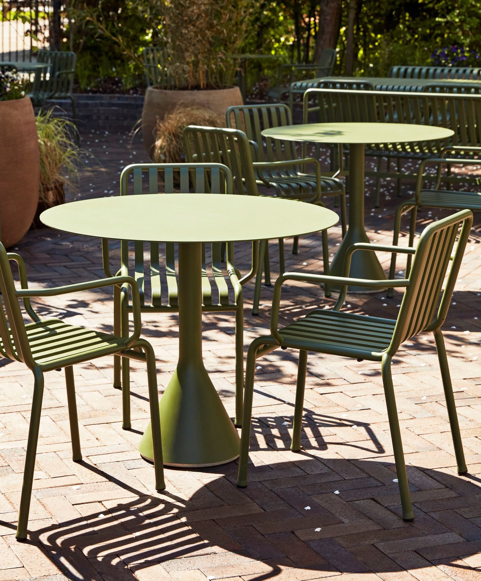 PALISSADE CONE | Round table Palissade Collection By Hay design Ronan ...