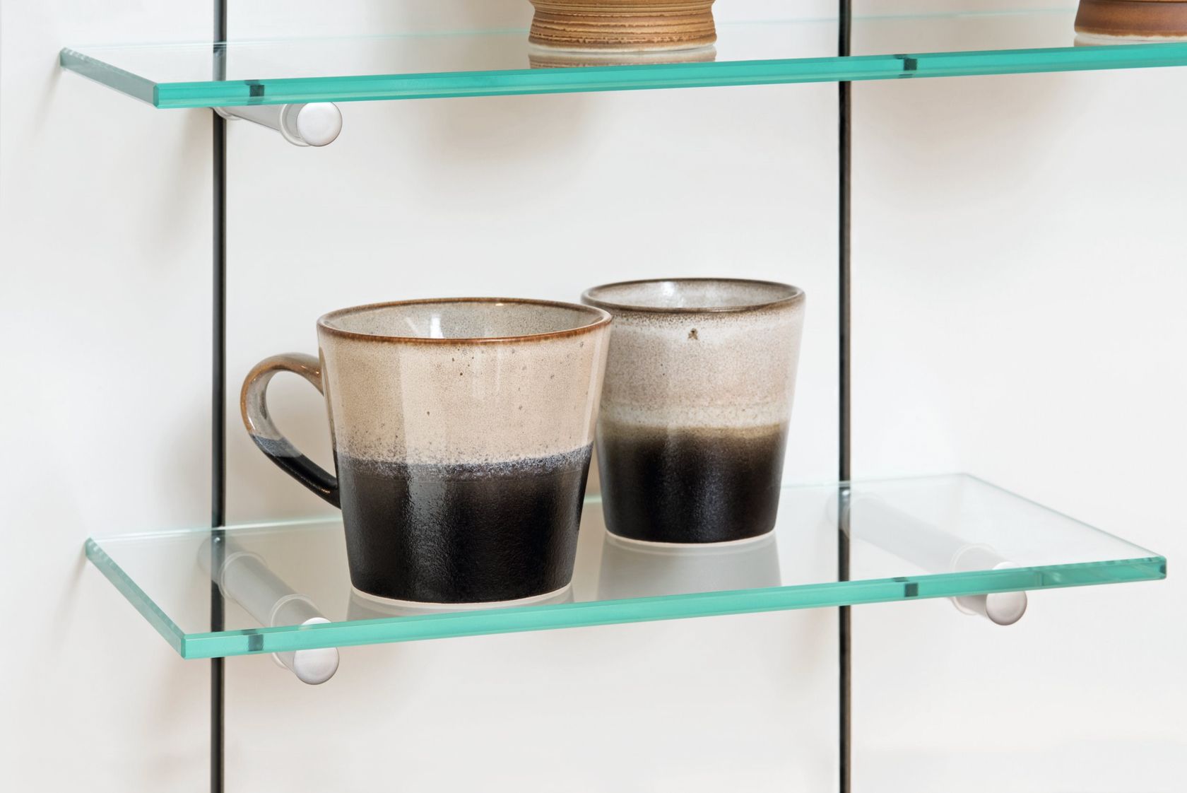 PIN SHELF System for the arrangement of shelves By SALICE