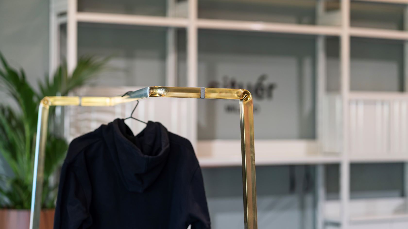 PLIÈ Brass coat rack Brass coat stand By Situér design Federica Paoli