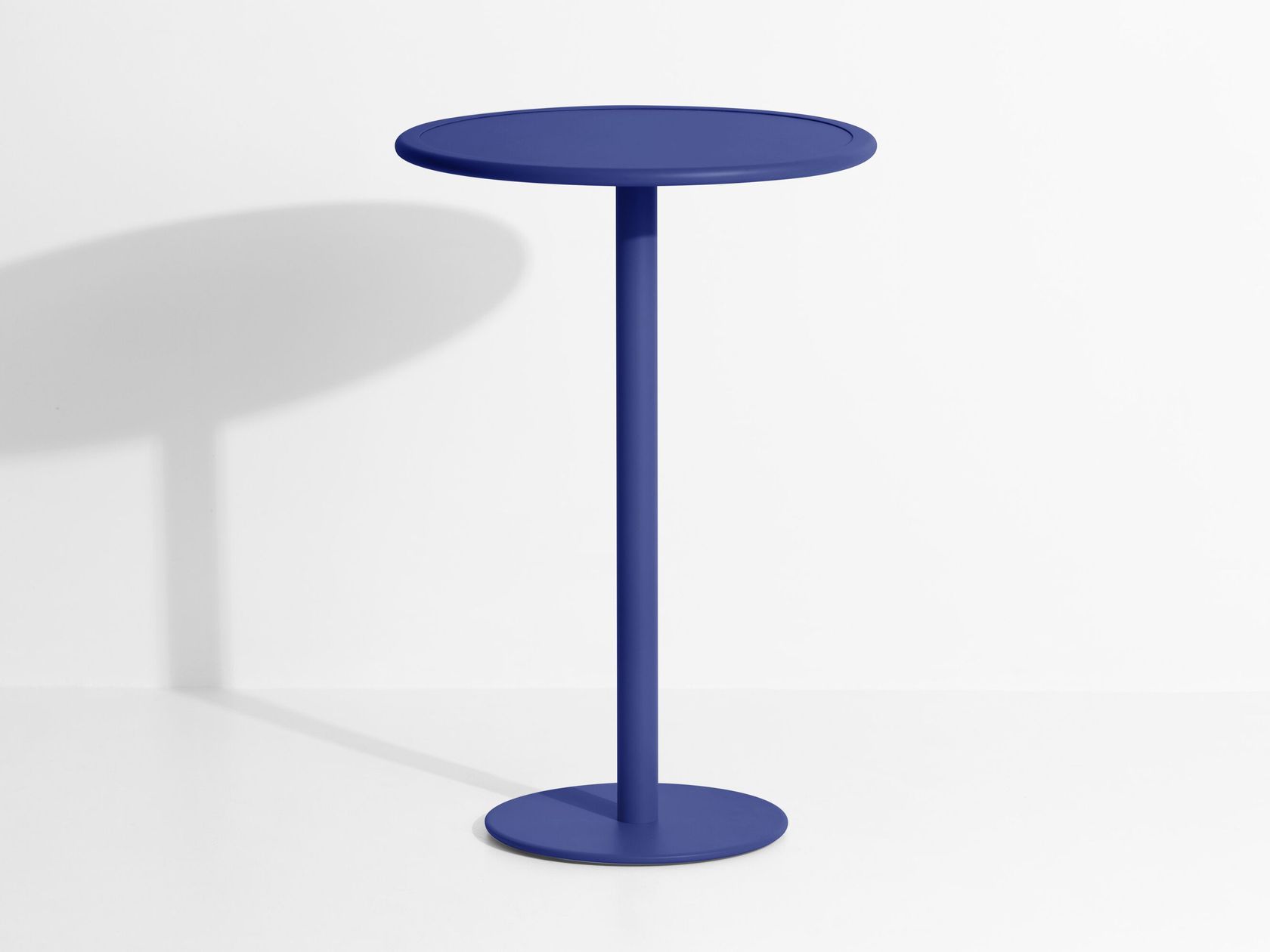 WEEK-END Round powder coated aluminium high table By Petite Friture ...