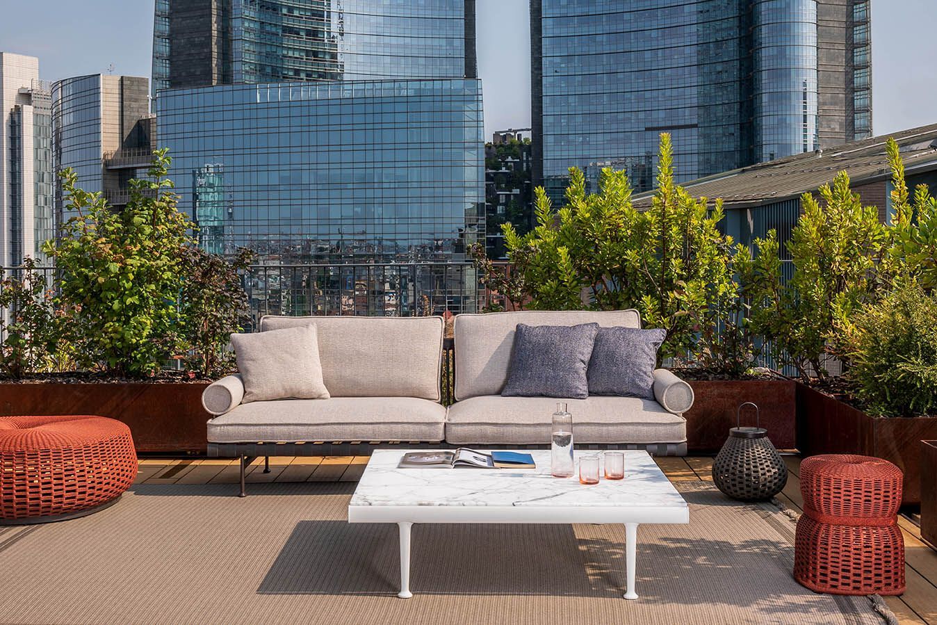 SOUVENIR D'ITALIE Coffee table By Poltrona Frau