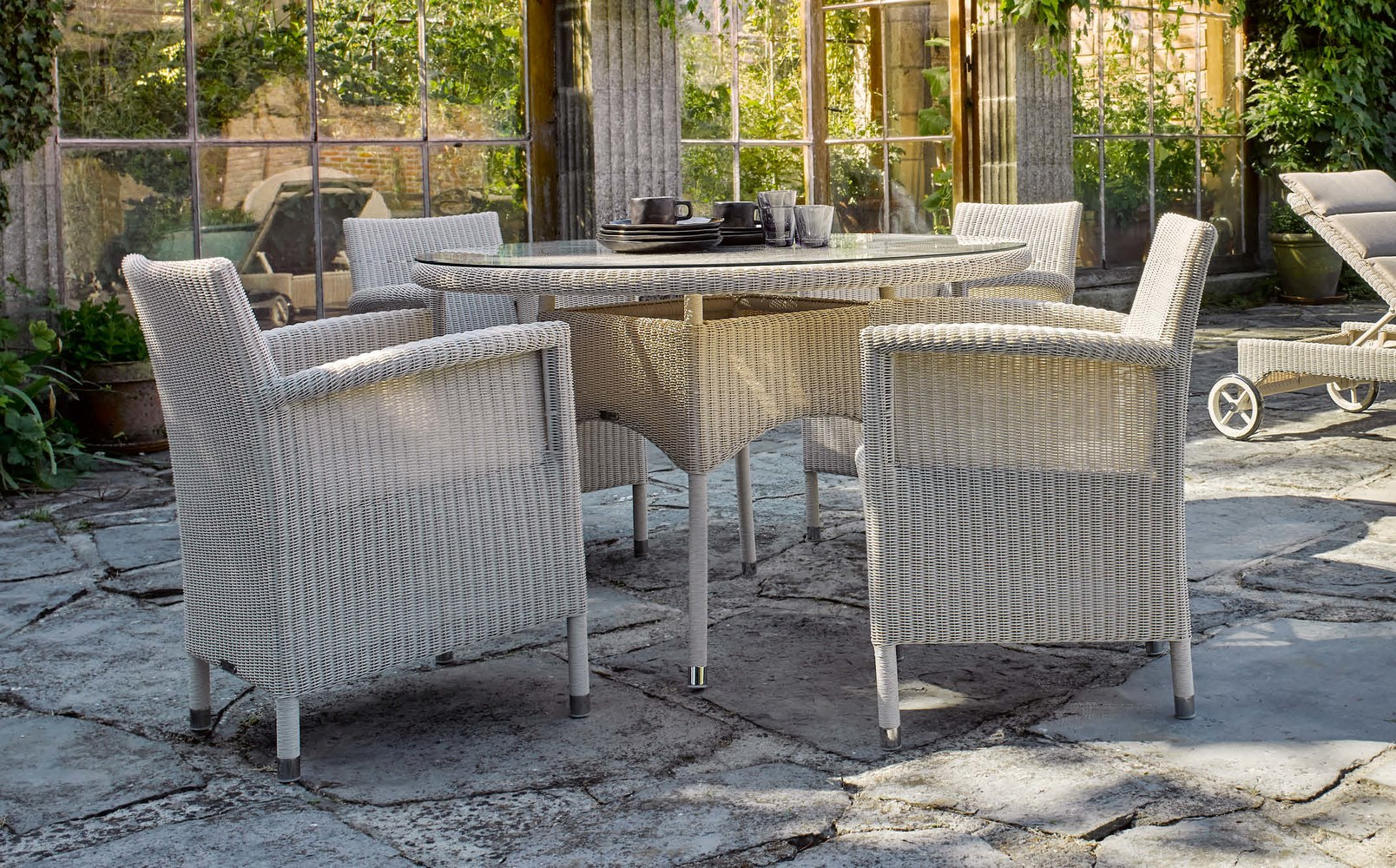 SAFI Wicker garden chair with armrests By Vincent Sheppard