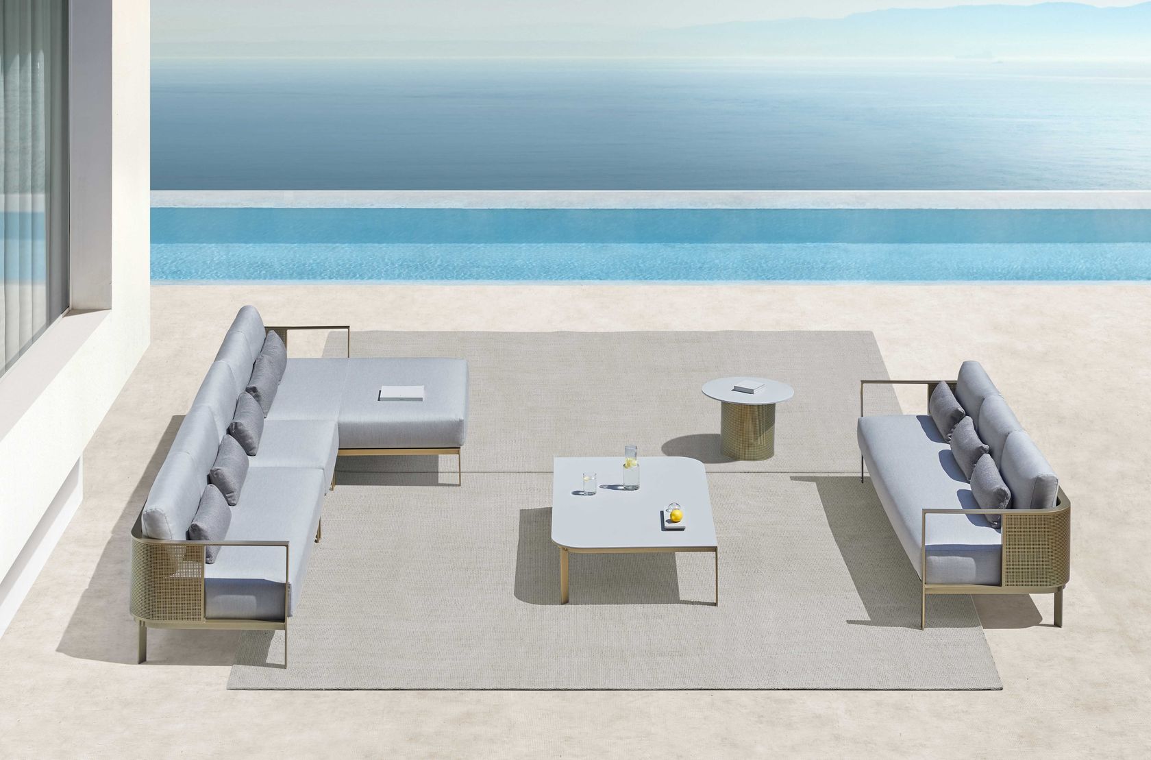 SOLANAS 3 seater garden sofa By GANDIABLASCO design Daniel Germani