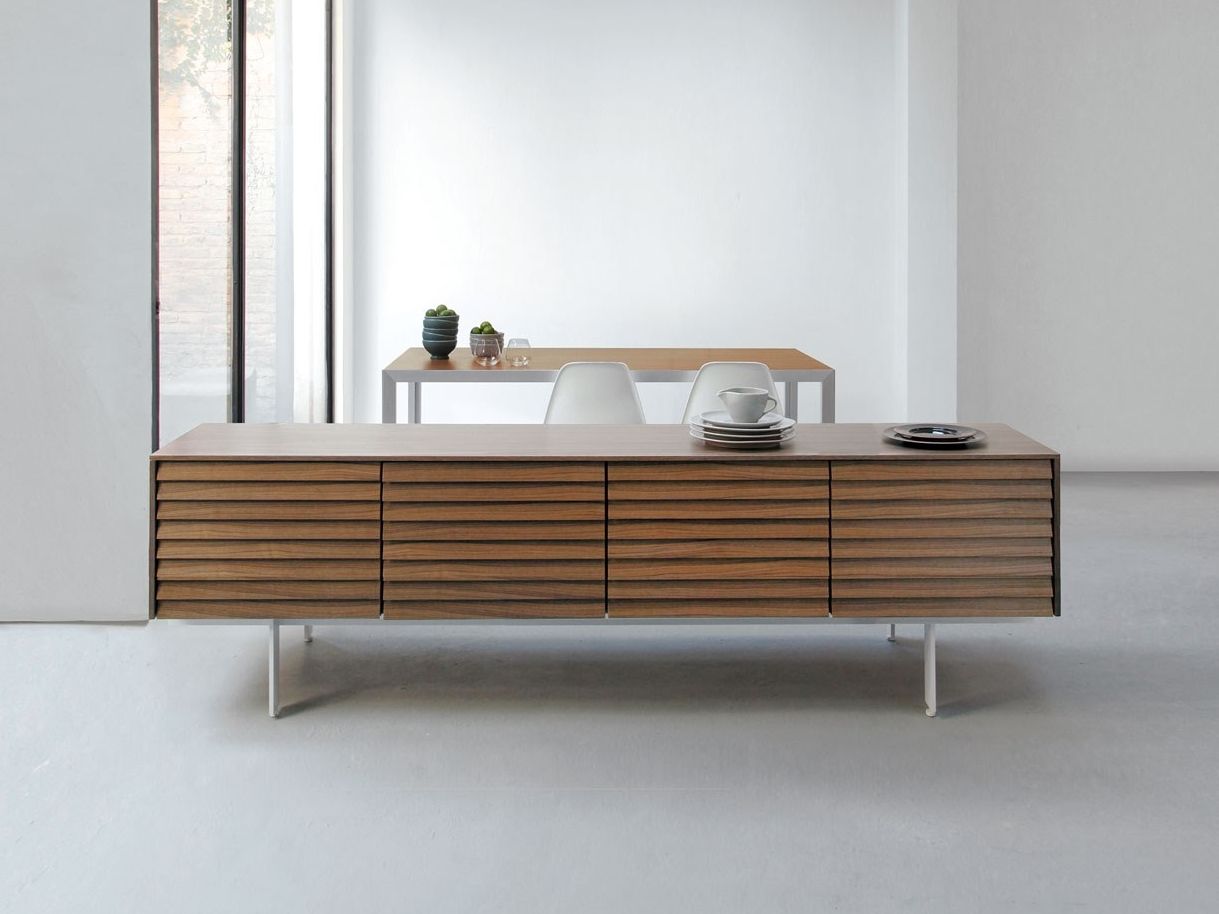 SUSSEX 8 Wooden sideboard with doors By Punt | design Terence Woodgate