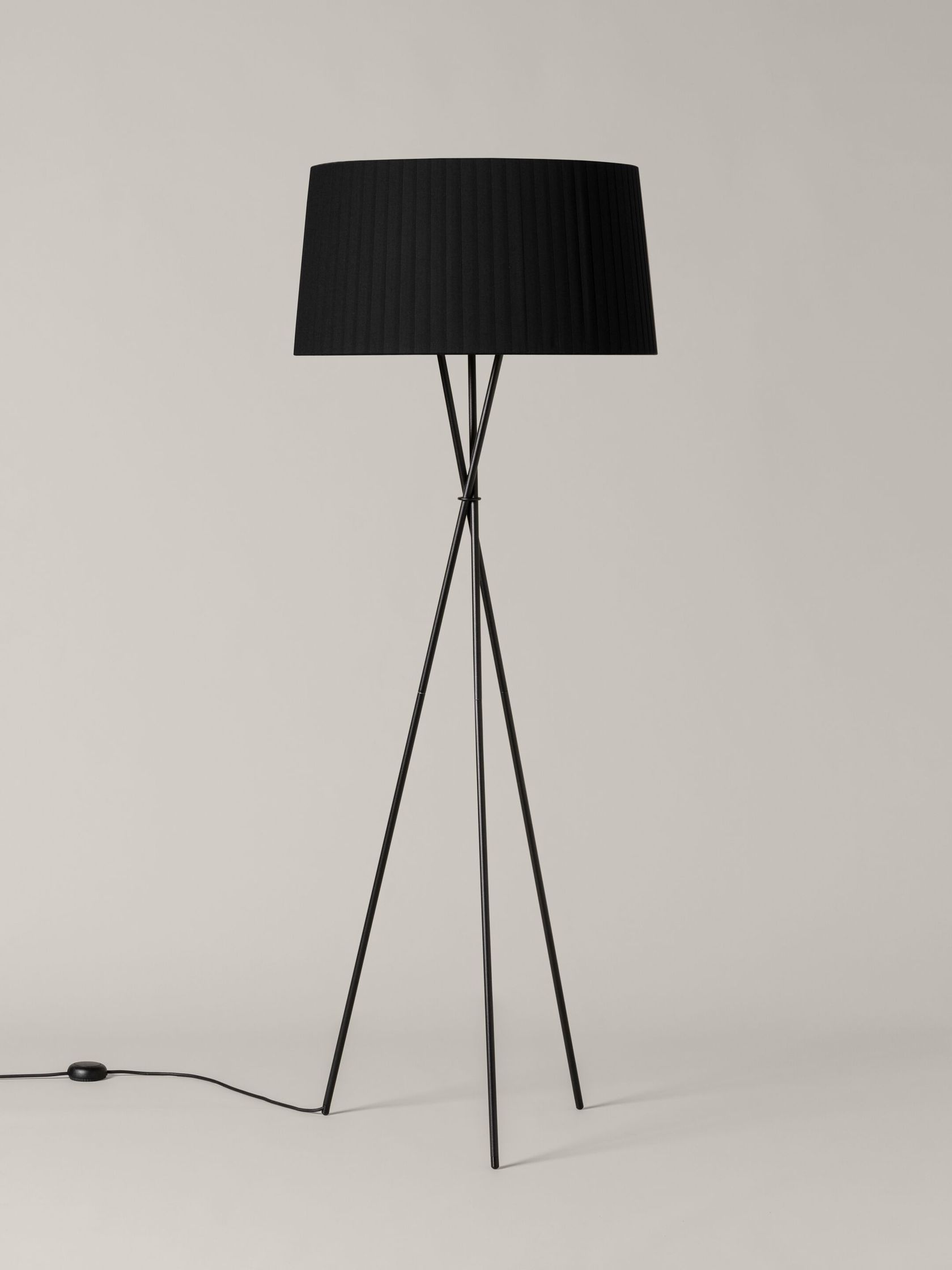 TRÍPODE G5 LED metal floor lamp with dimmer By Santa & Cole