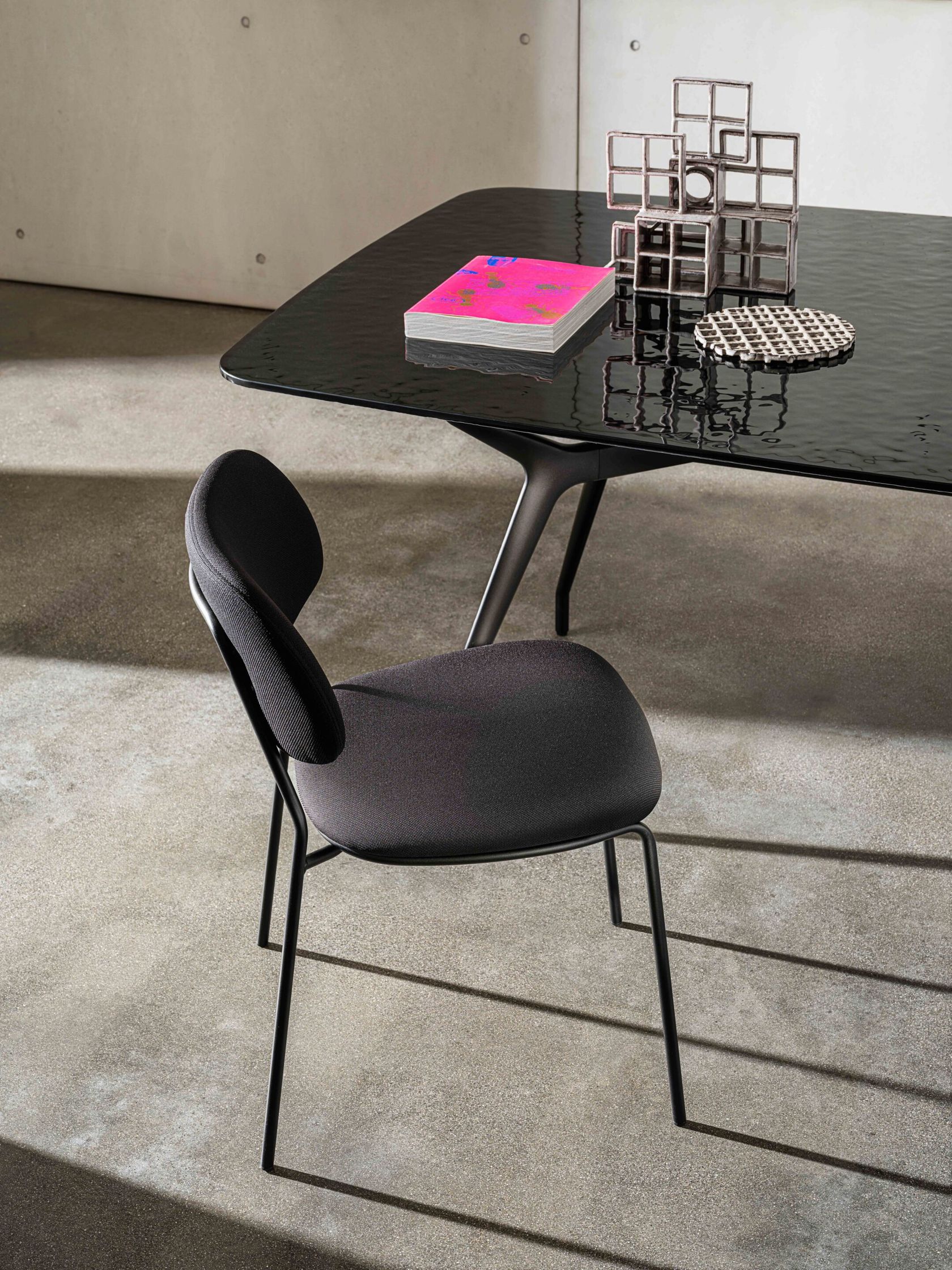 ARKOS EXTENSIBLE SHAPED 桌子 By Sovet italia | design Gianluigi Landoni