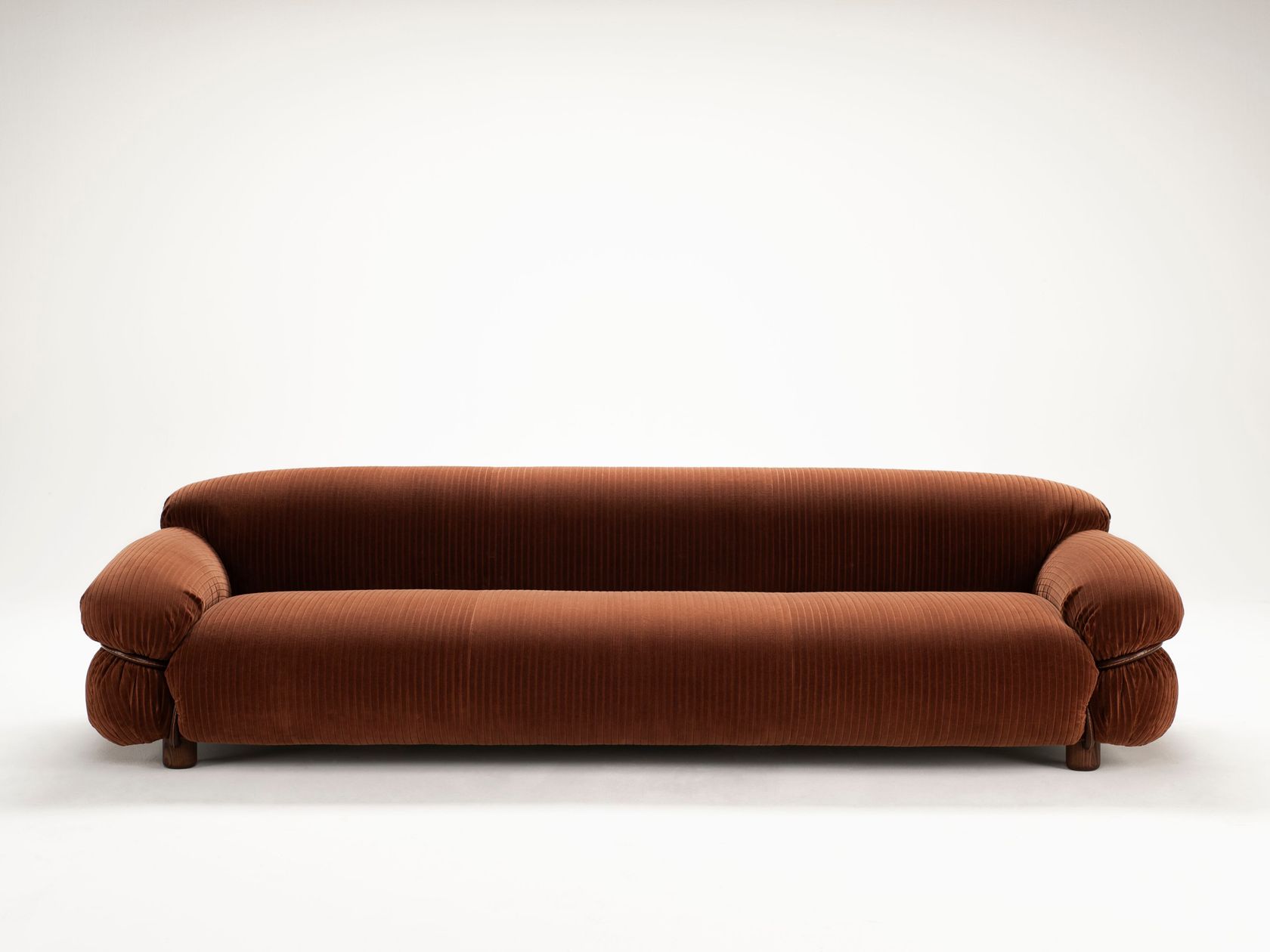 Tacchini: Sofas, armchairs and designer furniture | Archiproducts