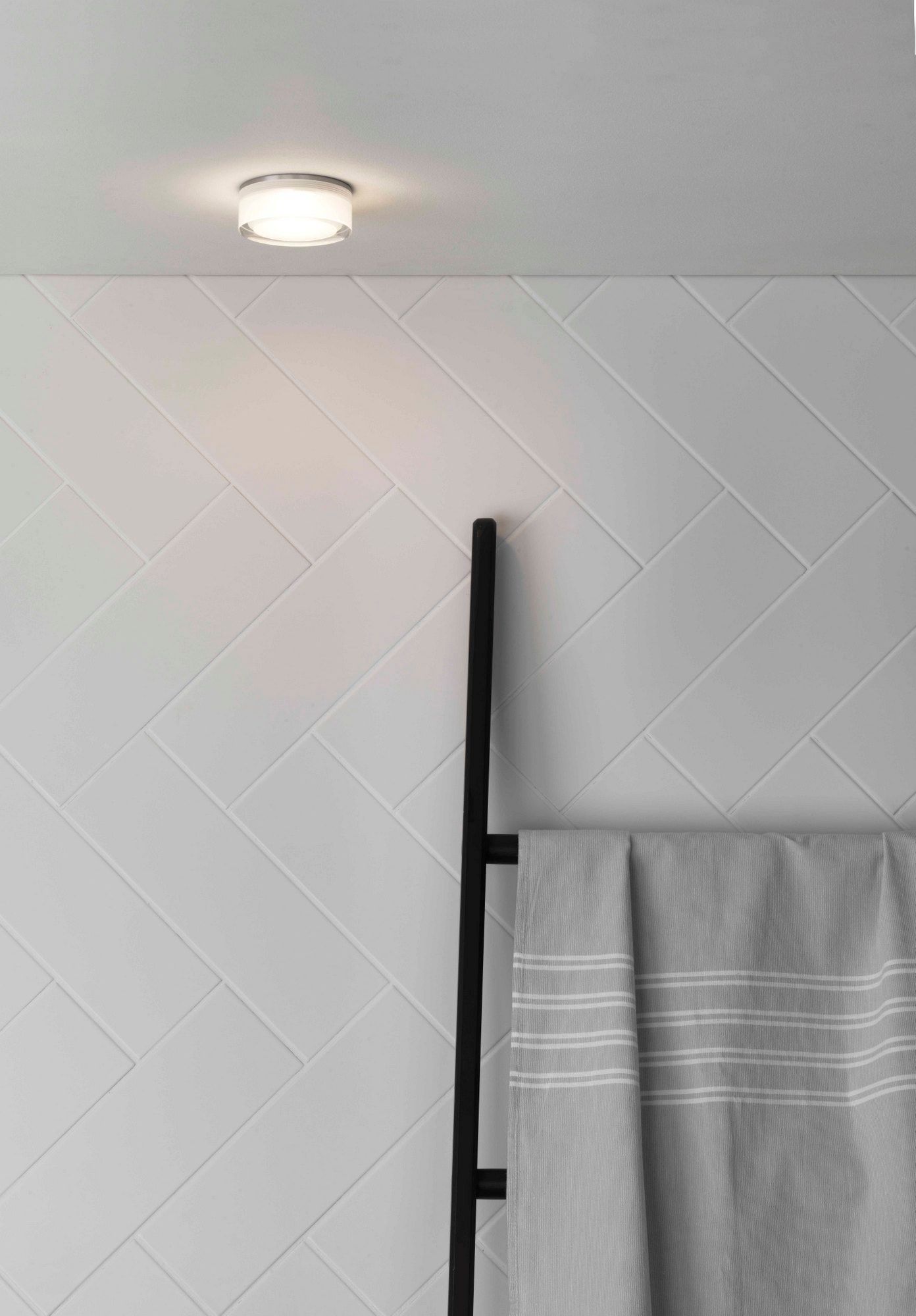 VANCOUVER ROUND 90 LED round ceiling acrylic glass spotlight By Astro