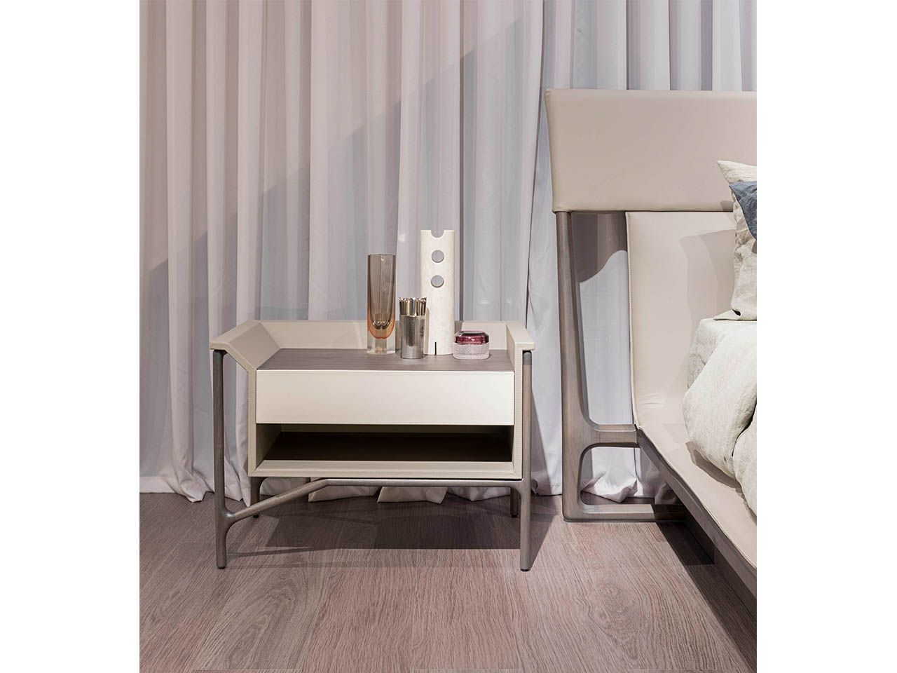 VINE Rectangular leather bedside table By Turri | design Jiang Feng