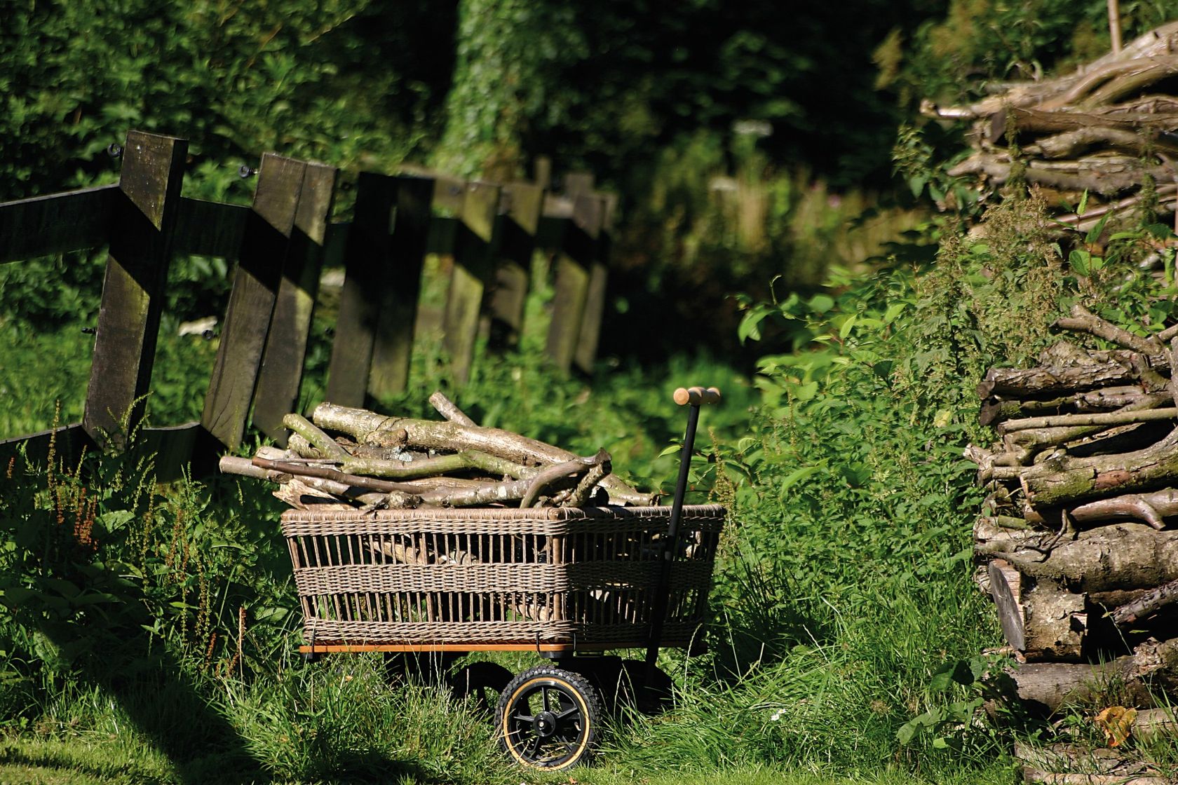 WAGON WITH BASKET Garden trolley By TRADEWINDS