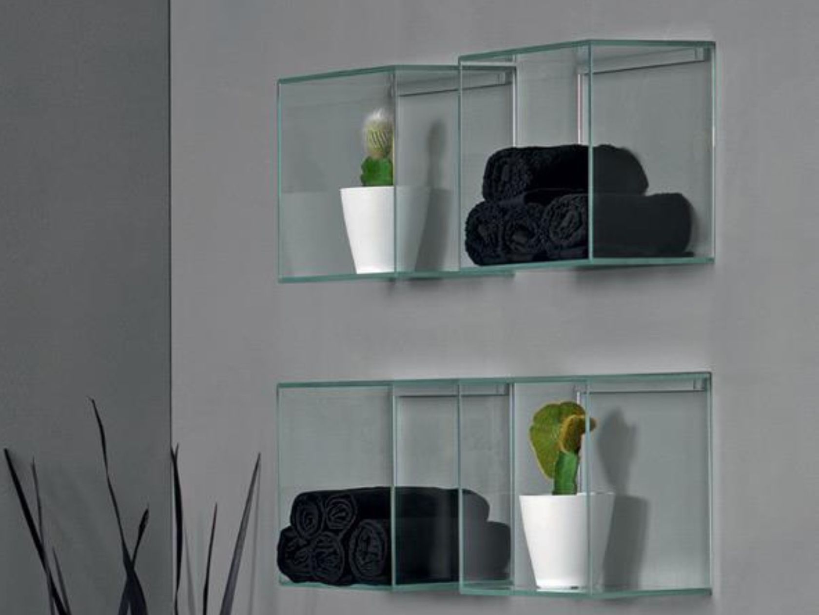 Smedbo – Mensola Air Per Bagno, In Vetro Satinato Con Staffe, 60 Cm, Colore Argento E Bianco, Chiusura A Scomparsa