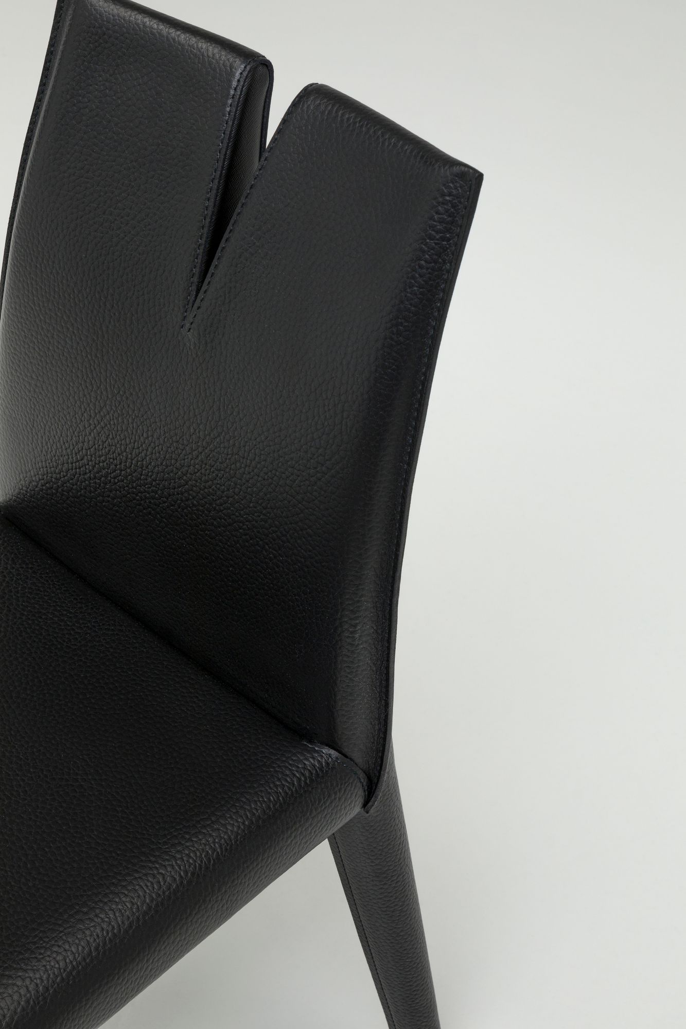 CUTTER Chair By B&B Italia | design Mario Bellini