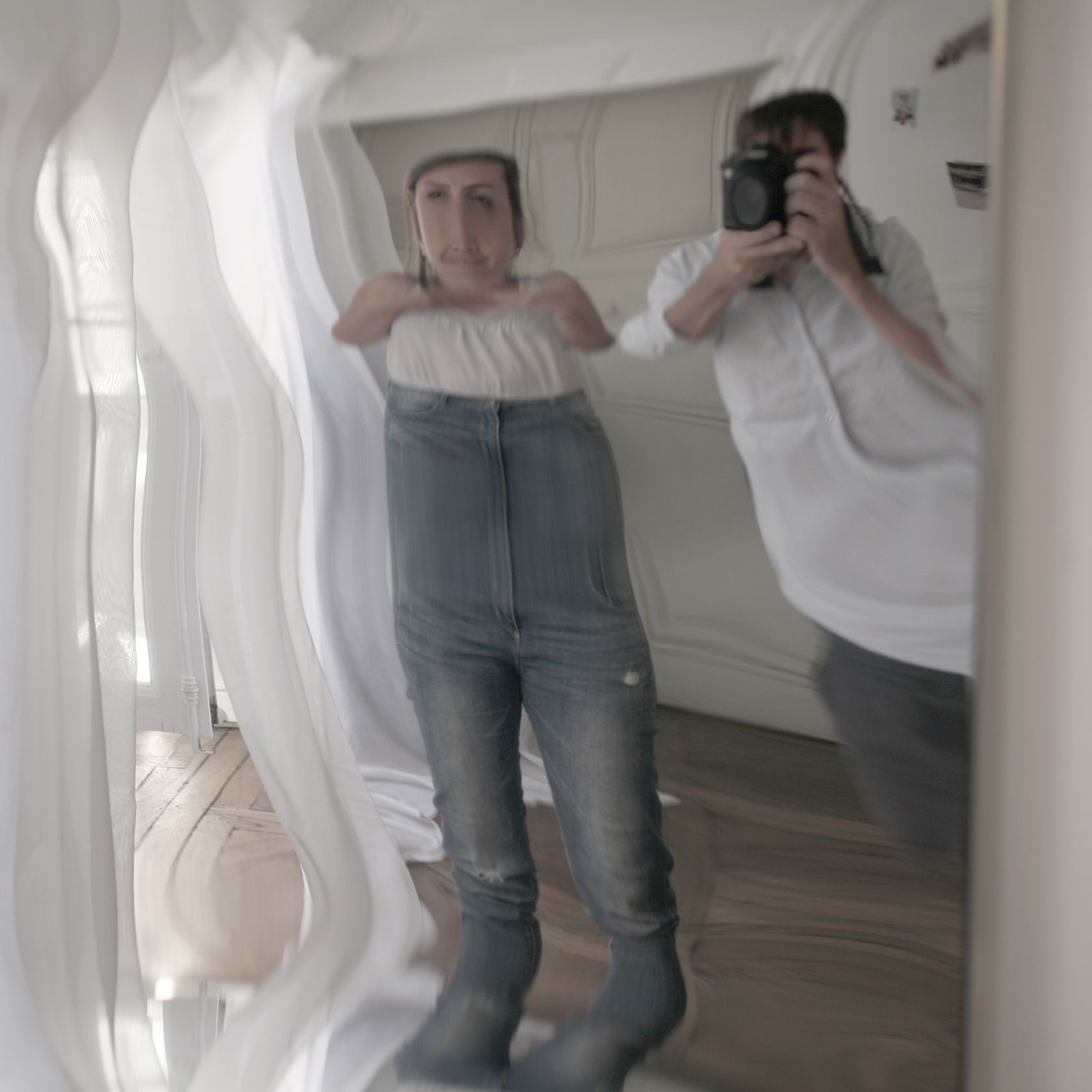 DISTORTING MIRROR | Square mirror By VIDAME EDITIONS design Julien Vidame