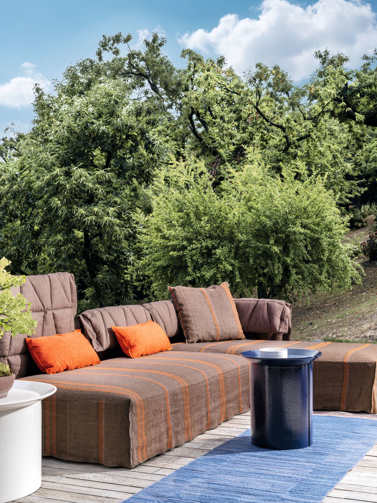 FLAIR Divano da giardino con chaise longue By Gervasoni design Gabriele & Oscar Buratti