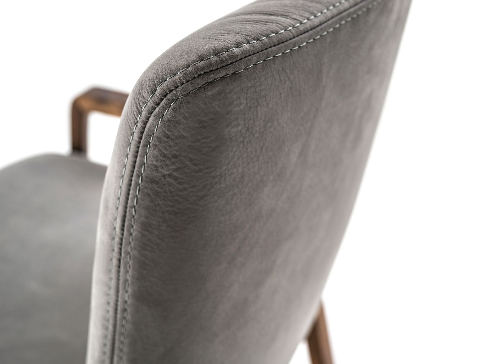 NOBLÈ Upholstered leather chair with armrests By Riva 1920 design