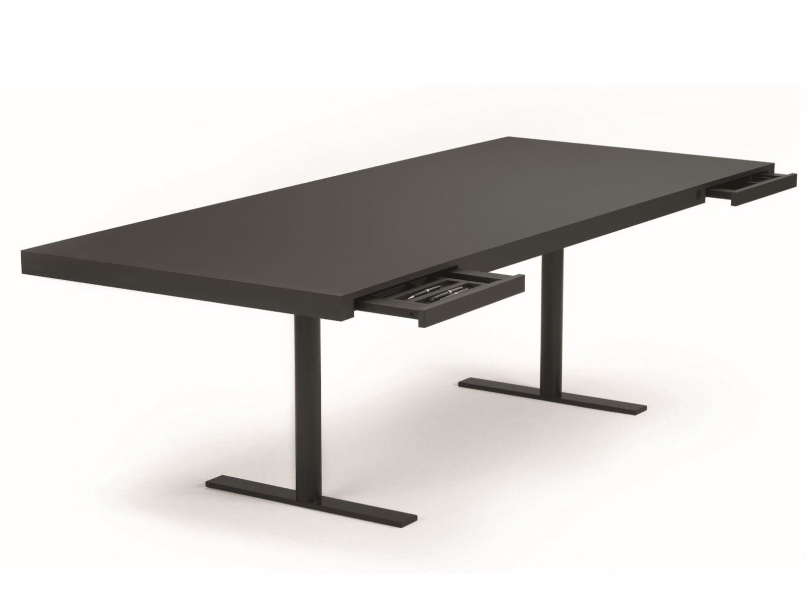 .FLAIR Heightadjustable office desk with drawers By Spiegels