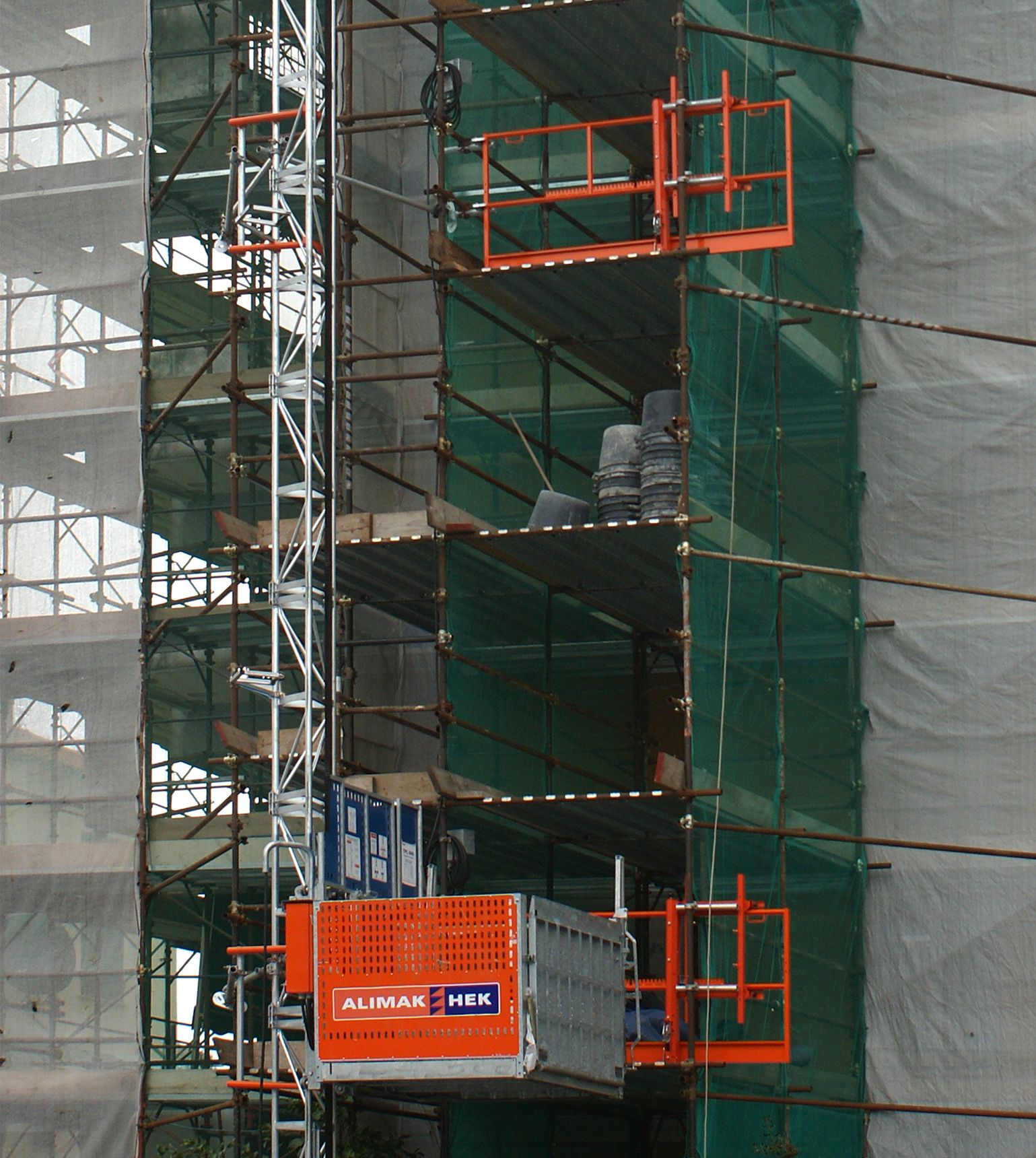HEK TPL 500 & 300 Construction hoist / Overhead platform By ALIMAK