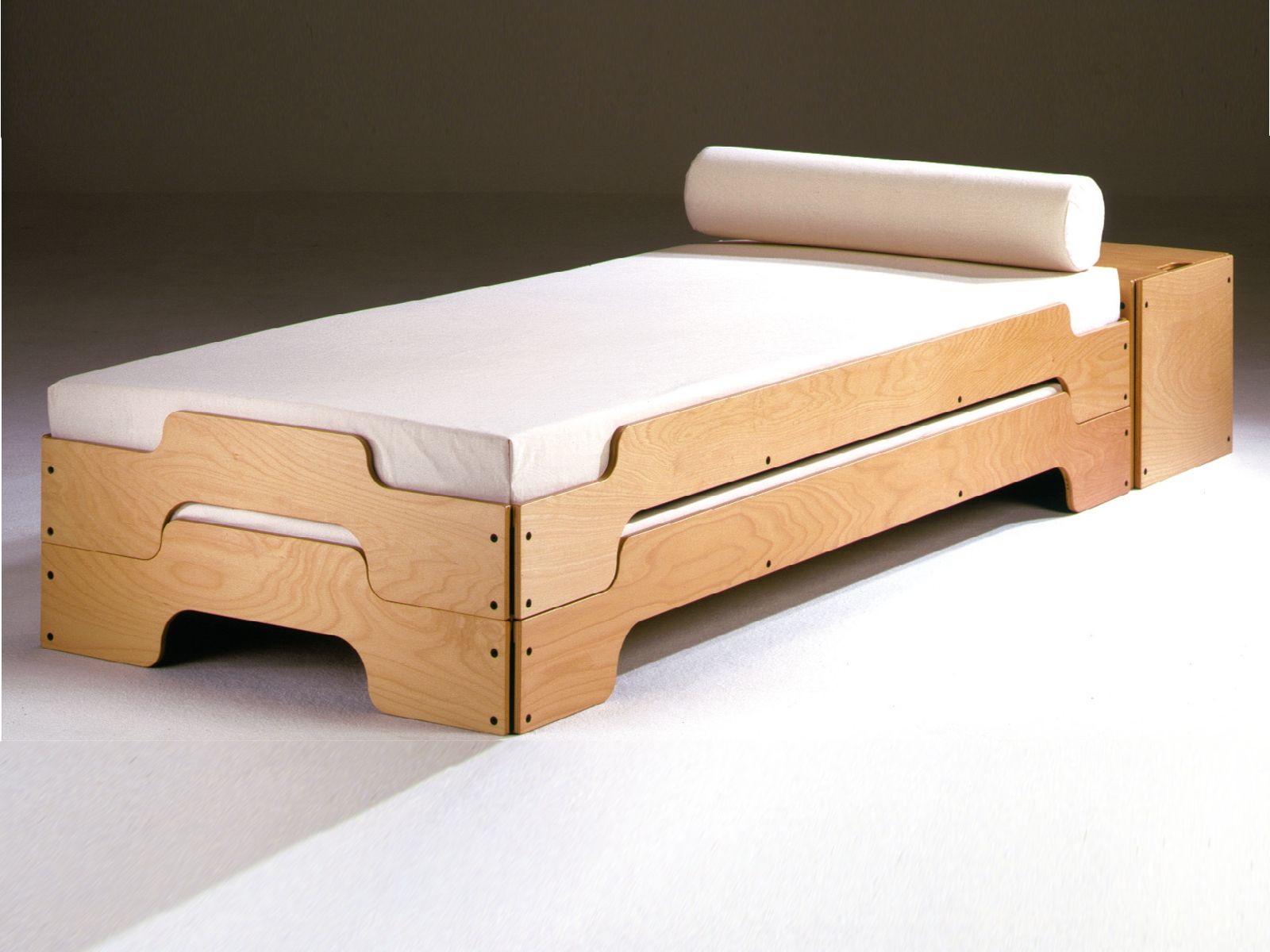 KLASSIC | Stackable bed By Müller Möbelwerkstätten design Rolf Heide