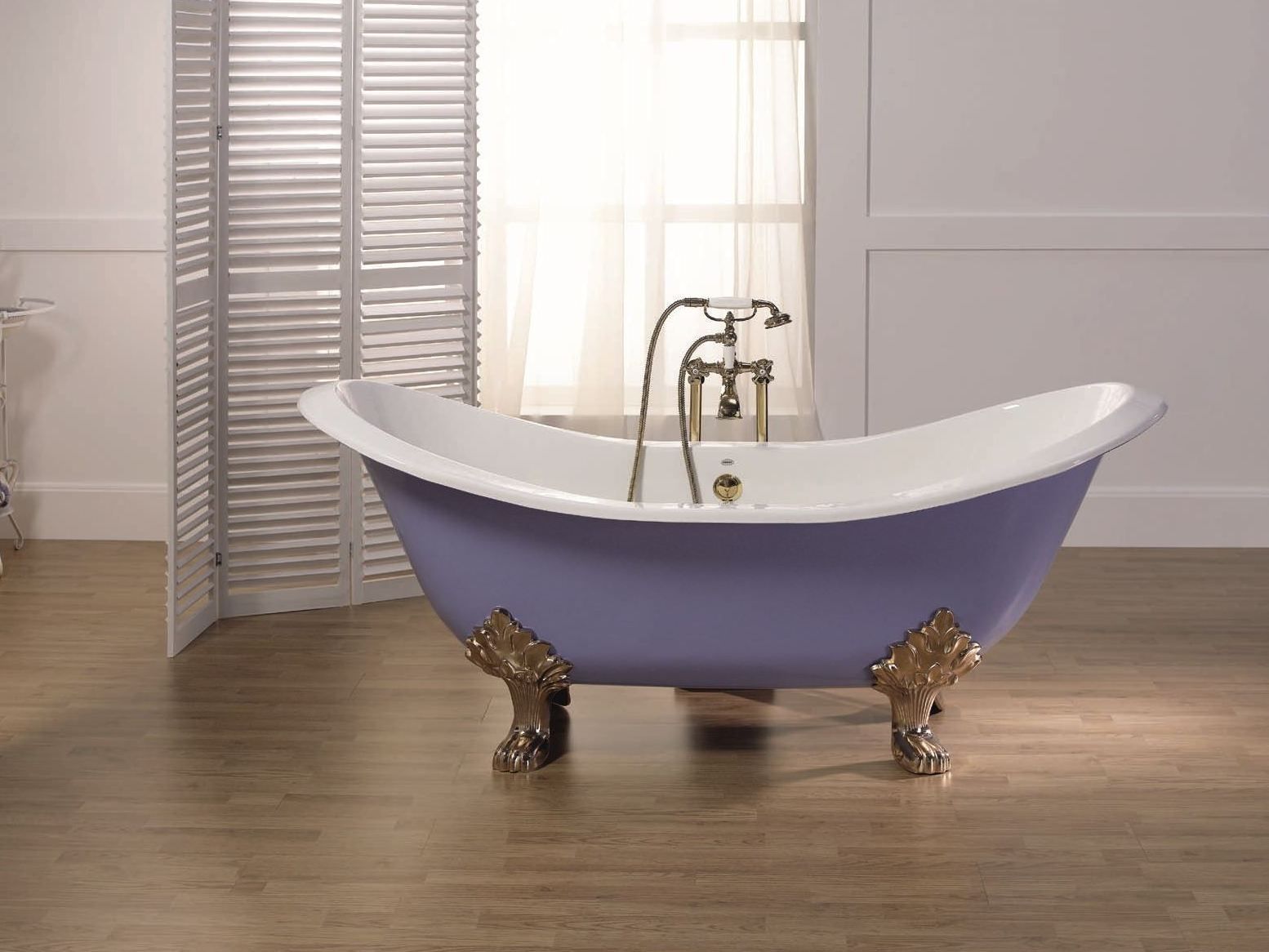 THYM Bathtub on legs By BLEU PROVENCE