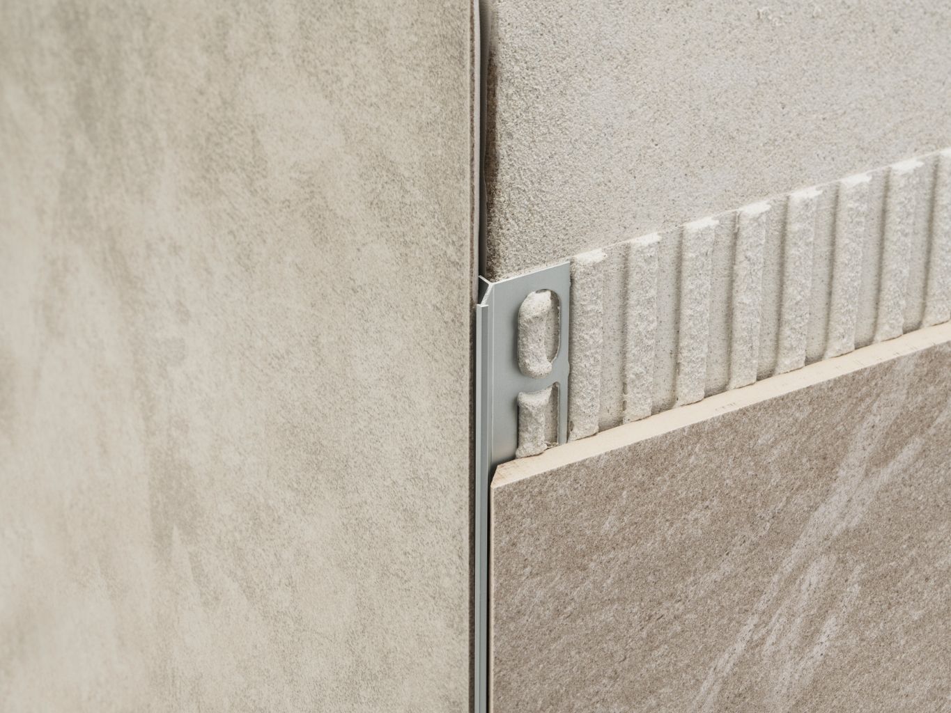 PROTRIM IPA-IPB-IPV-IPI Metal Edge protector By PROFILPAS