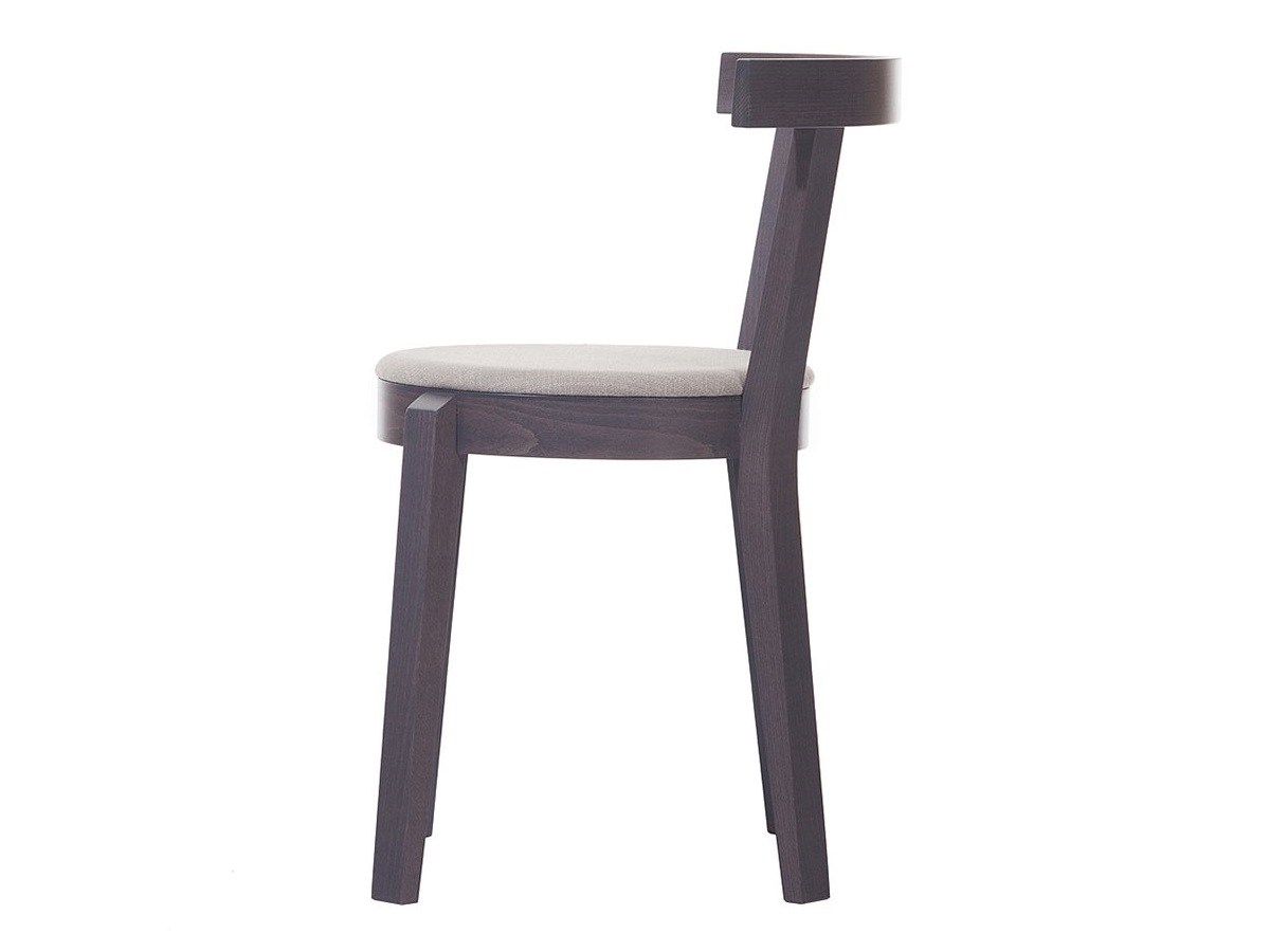PUNTON Wooden chair with integrated cushion By TON | design Tom Kelley