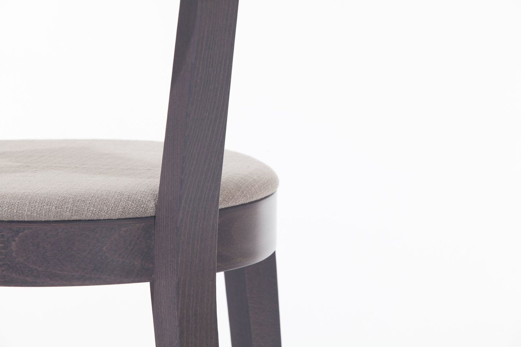 PUNTON Wooden chair with integrated cushion By TON | design Tom Kelley