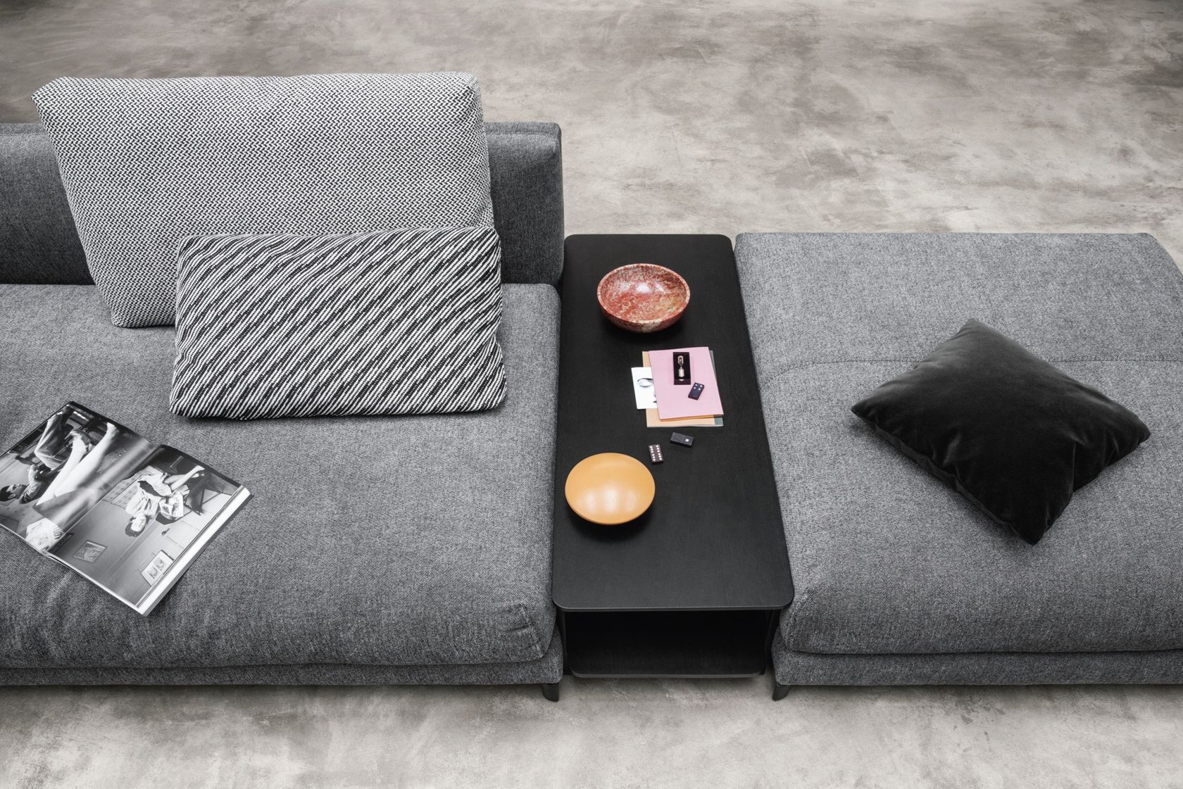ROLF BENZ 987 | Low coffee table By Rolf Benz design Gunther Kleinert