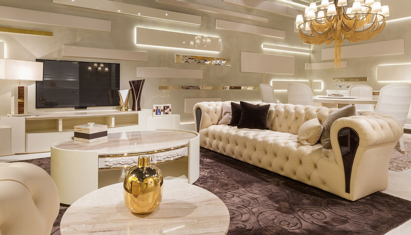 MAYFAIR Tufted 3 seater leather leisure sofa By Turri