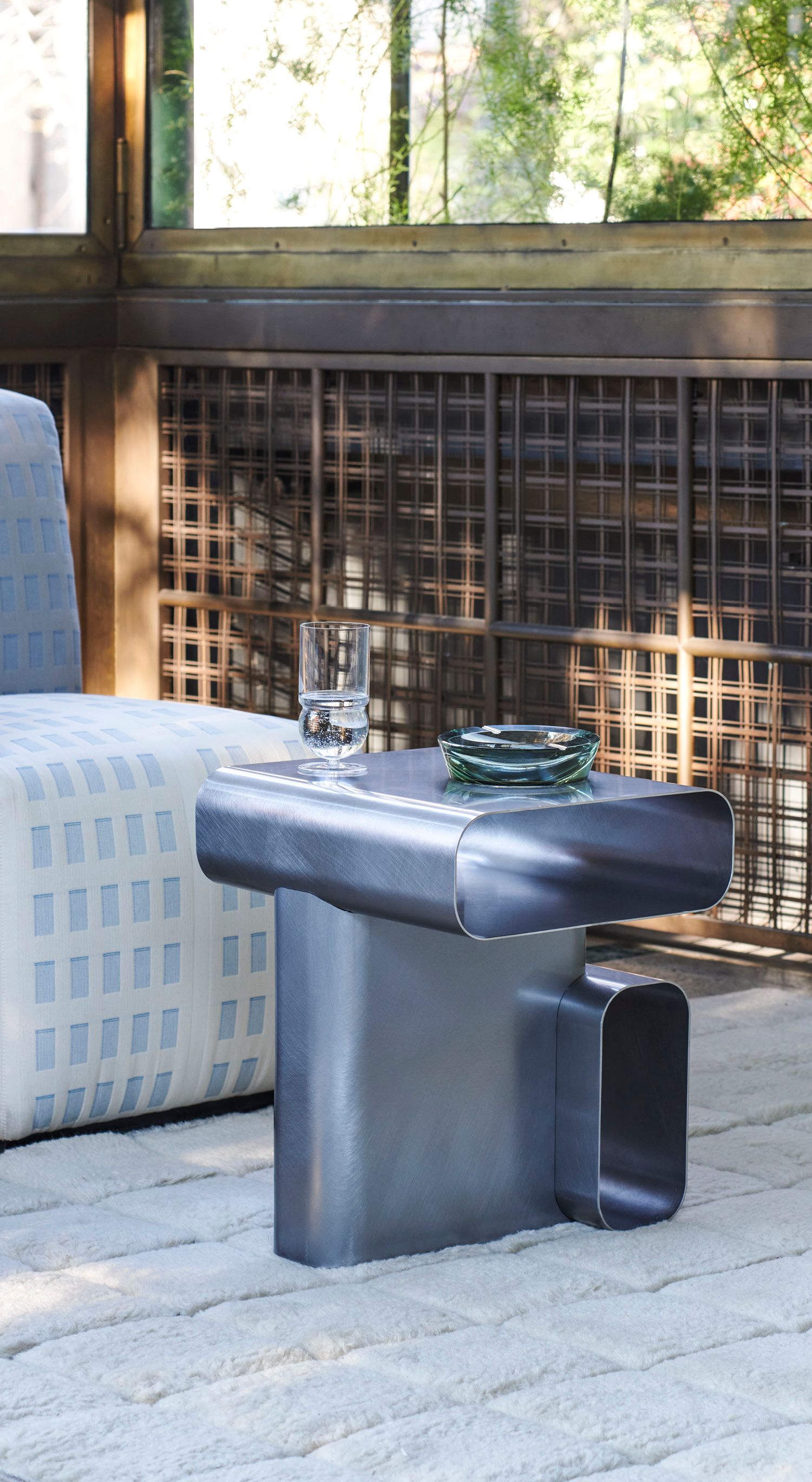 SOFT CORNERS coffee table By Cassina design Linde Freya Tangelder