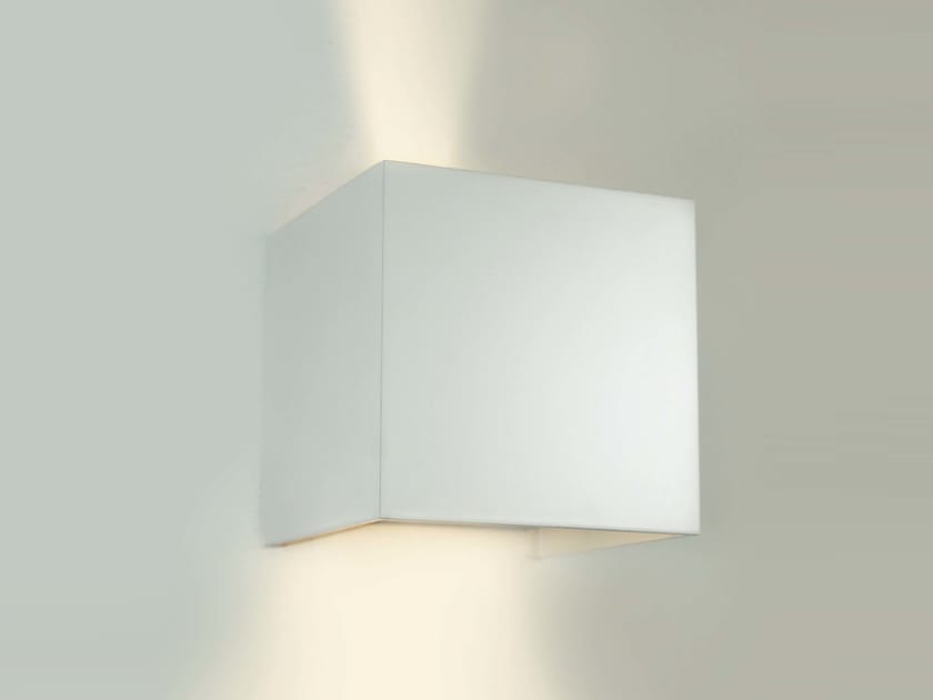 CORNER wall lamp By García Requejo