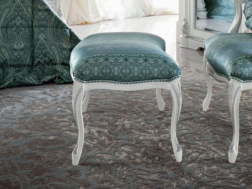 13525 | Pouf Upholstered pouf By Modenese Luxury Interiors