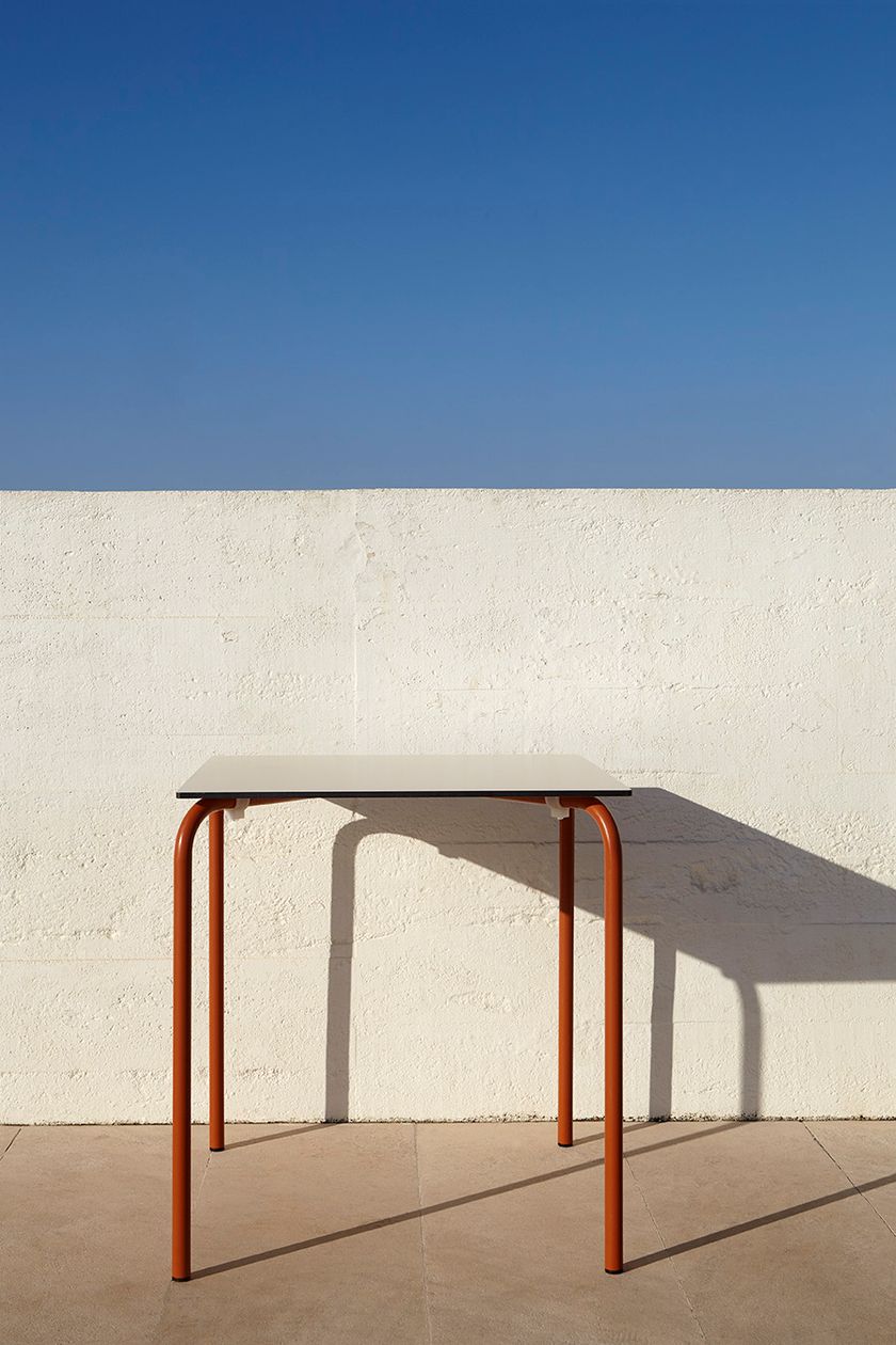 5028 | HPL table By Adico