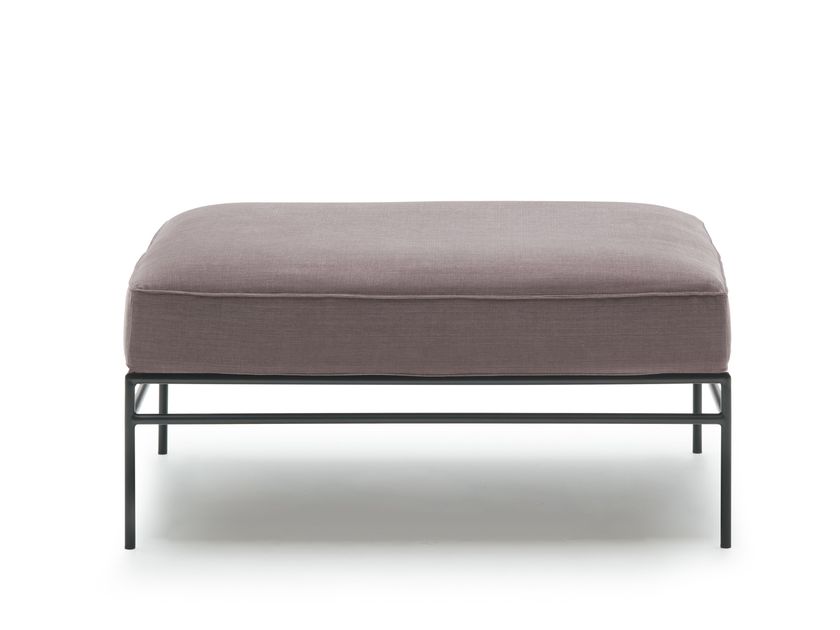 MIDDLEWEIGHT Pouf By Karakter