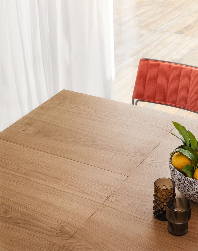 AKASHI Wood veneer table By Midj