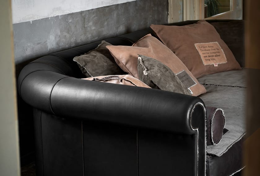 Leather sofa ALFRED SPECIAL EDITION TRENCH By BAXTER design Draga & Aurel