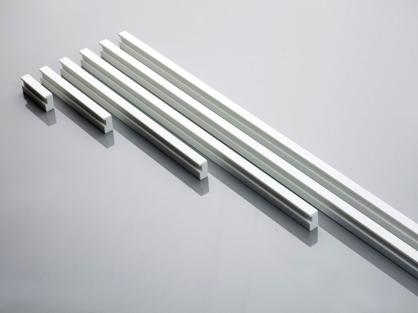 LINIE 9 Door handle By AMOSDESIGN
