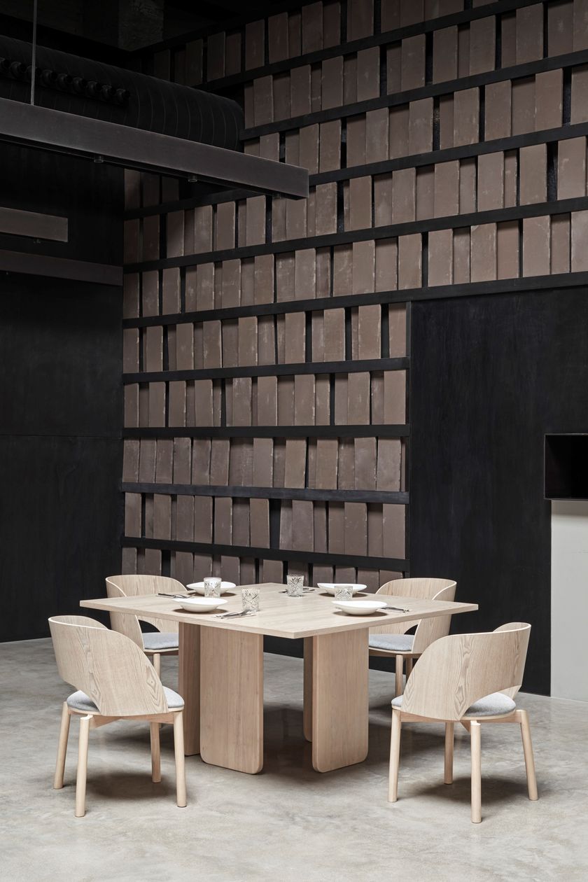 ARQ | Square table Arq Collection By TEULAT design Cambres Design