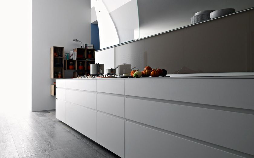 Laminate fitted kitchen ARTEMATICA UNILINE - MULTILINE By VALCUCINE ...