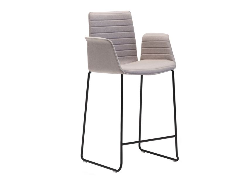 FLEX ARMCHAIR BQ1642 / BQ1643 Stool By Andreu World | design