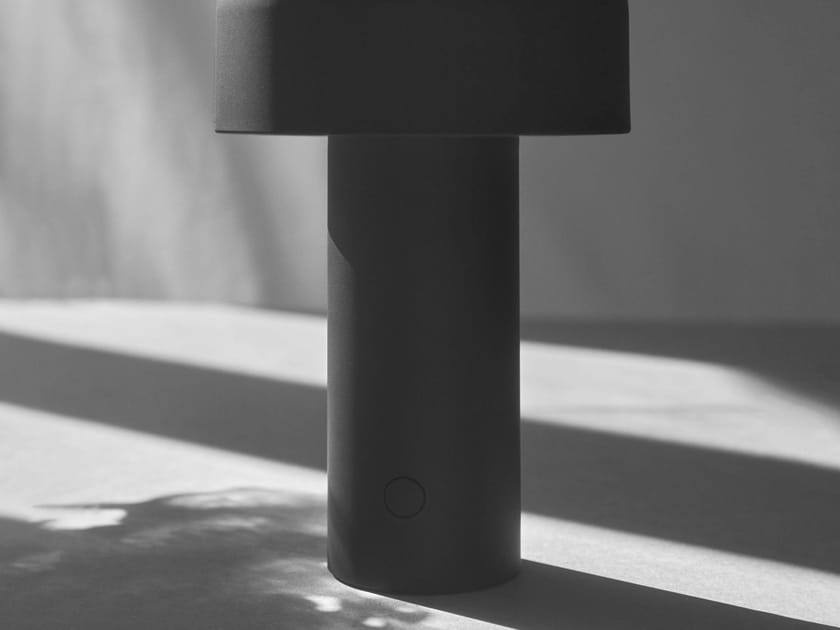 BELLHOP MATT BLACK Table lamp By Flos design Barber & Osgerby