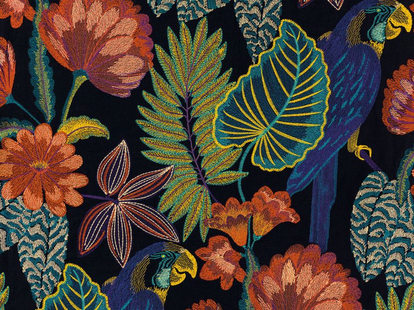 ARAPSODIE Tessuto ricamato in lino con motivi floreali By CASAMANCE