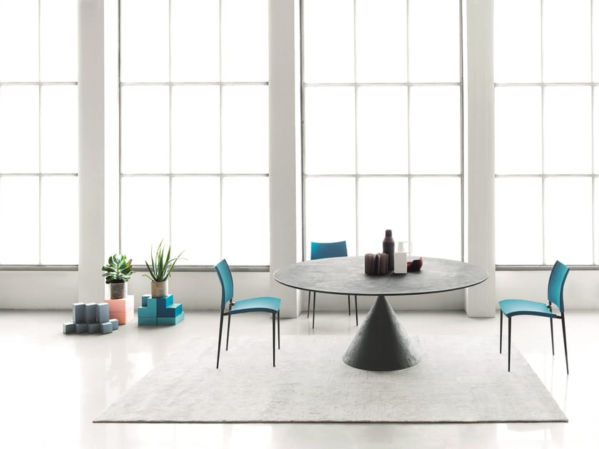 CLAY by Desalto - Tavolo rotondo con piano spatolato a mano - 5