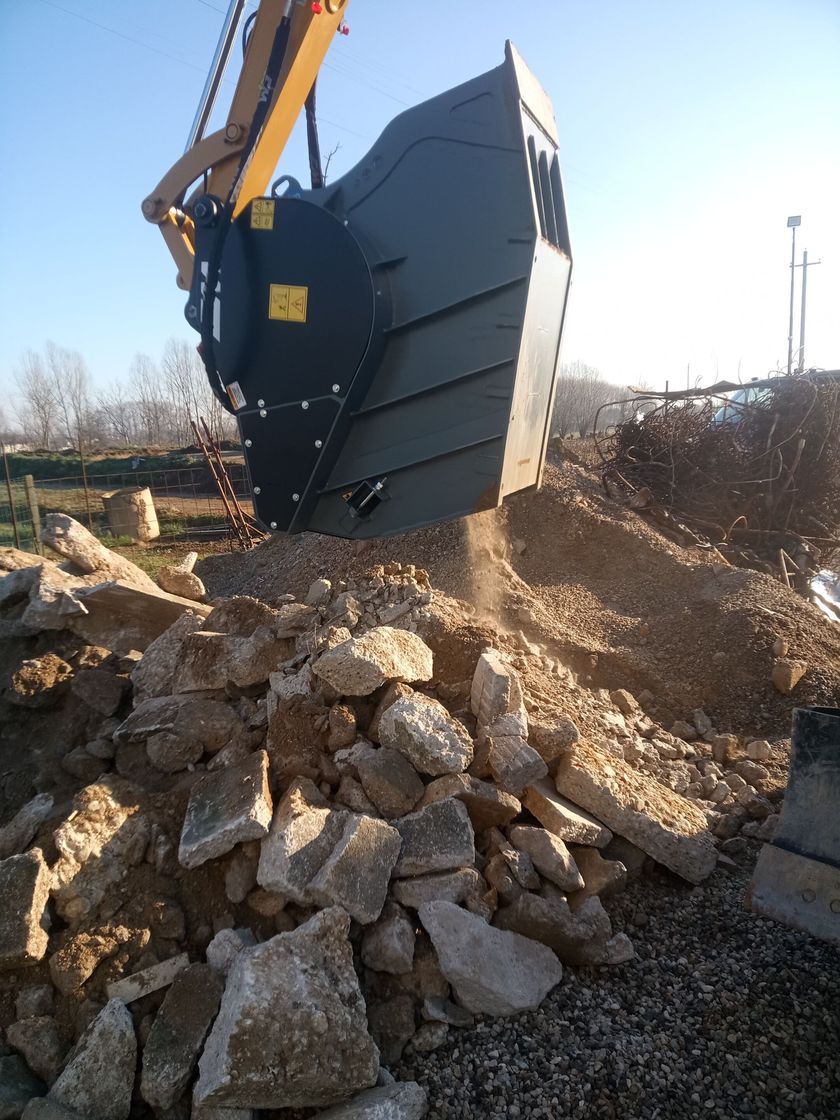 CBF | Crusher bucket Crusher bucket By C.M.
